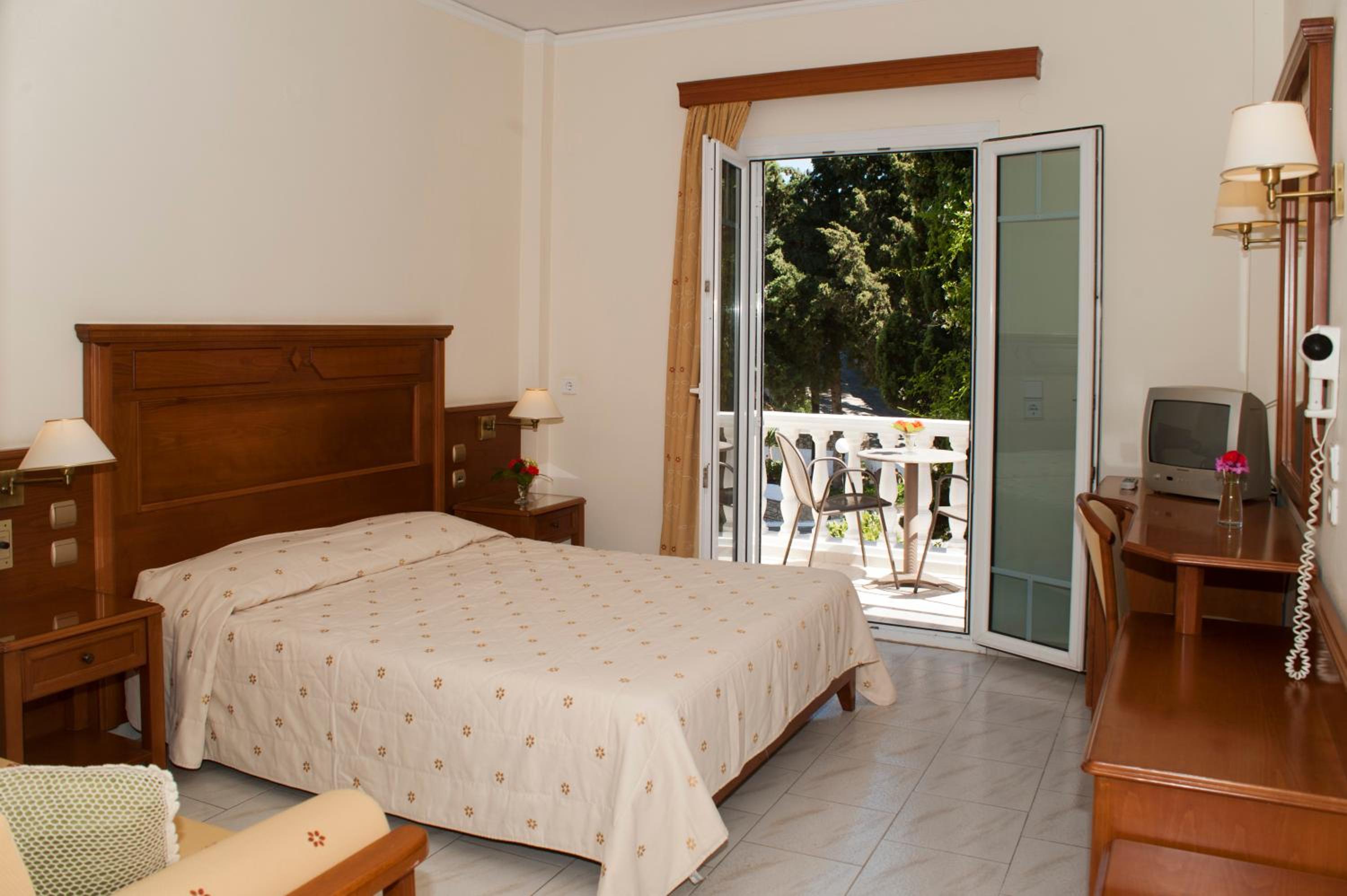 Budget Double Room - Photo 3