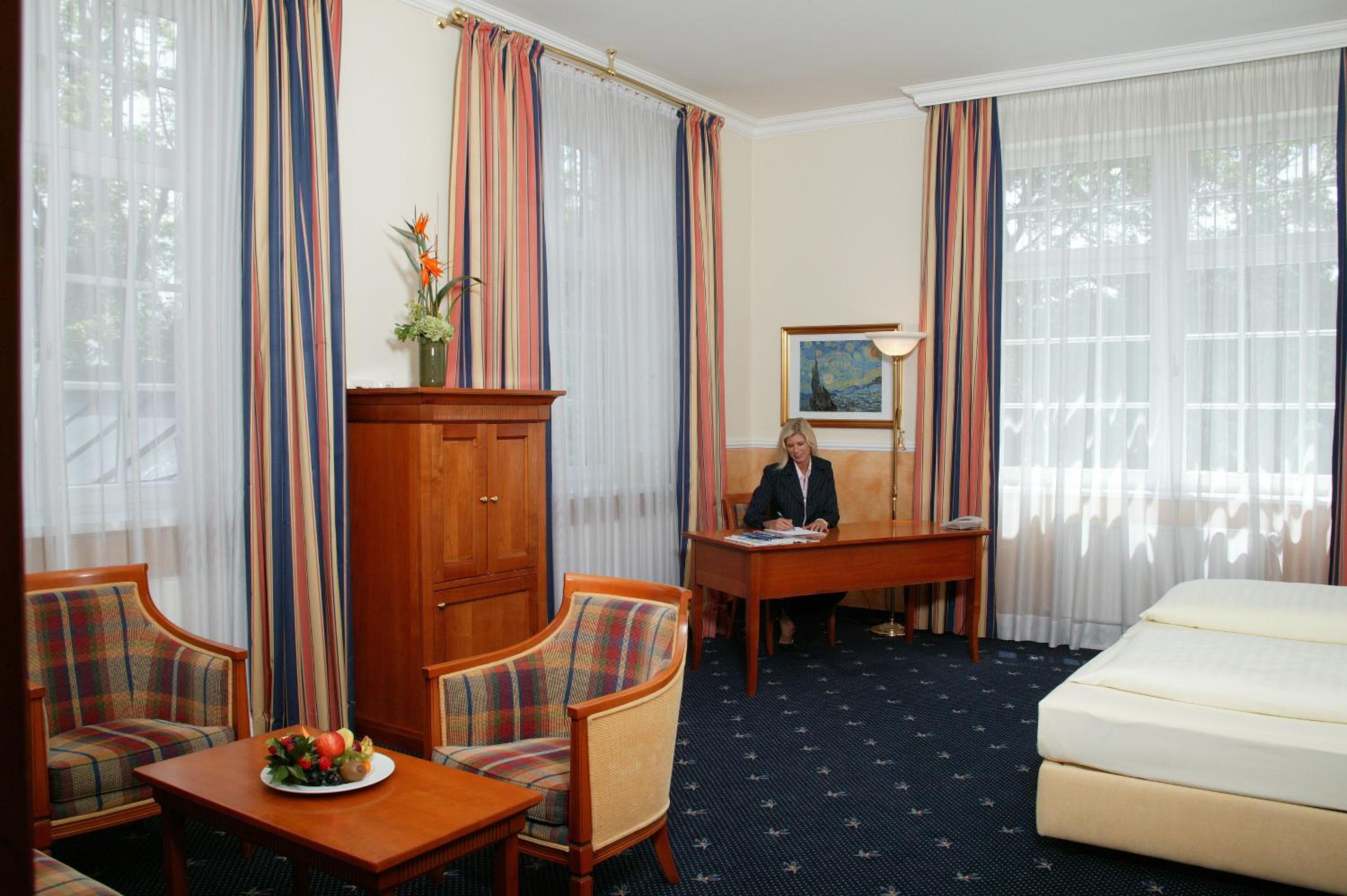 Deluxe Suite - Photo 3