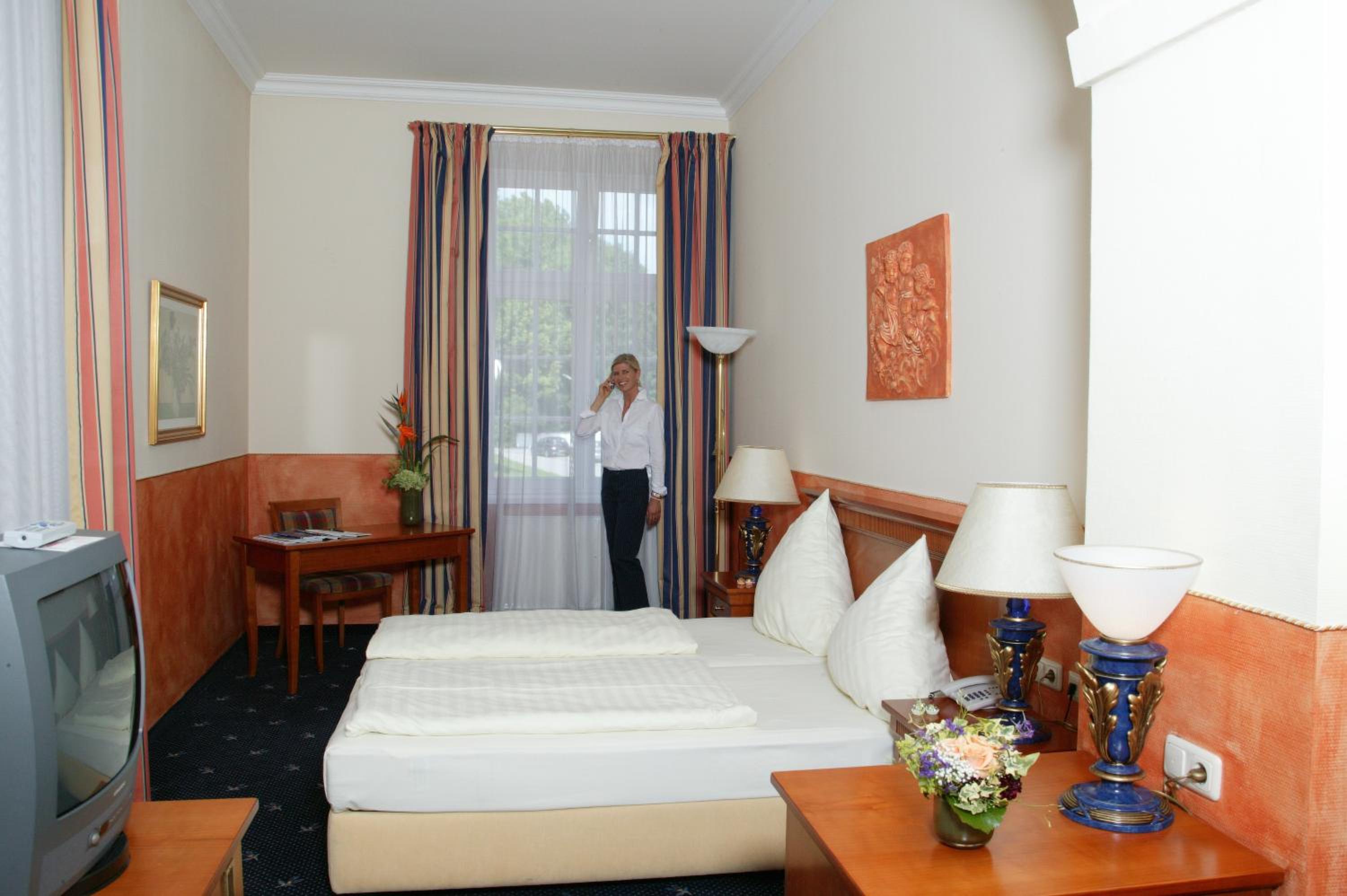 Suite - Photo 9