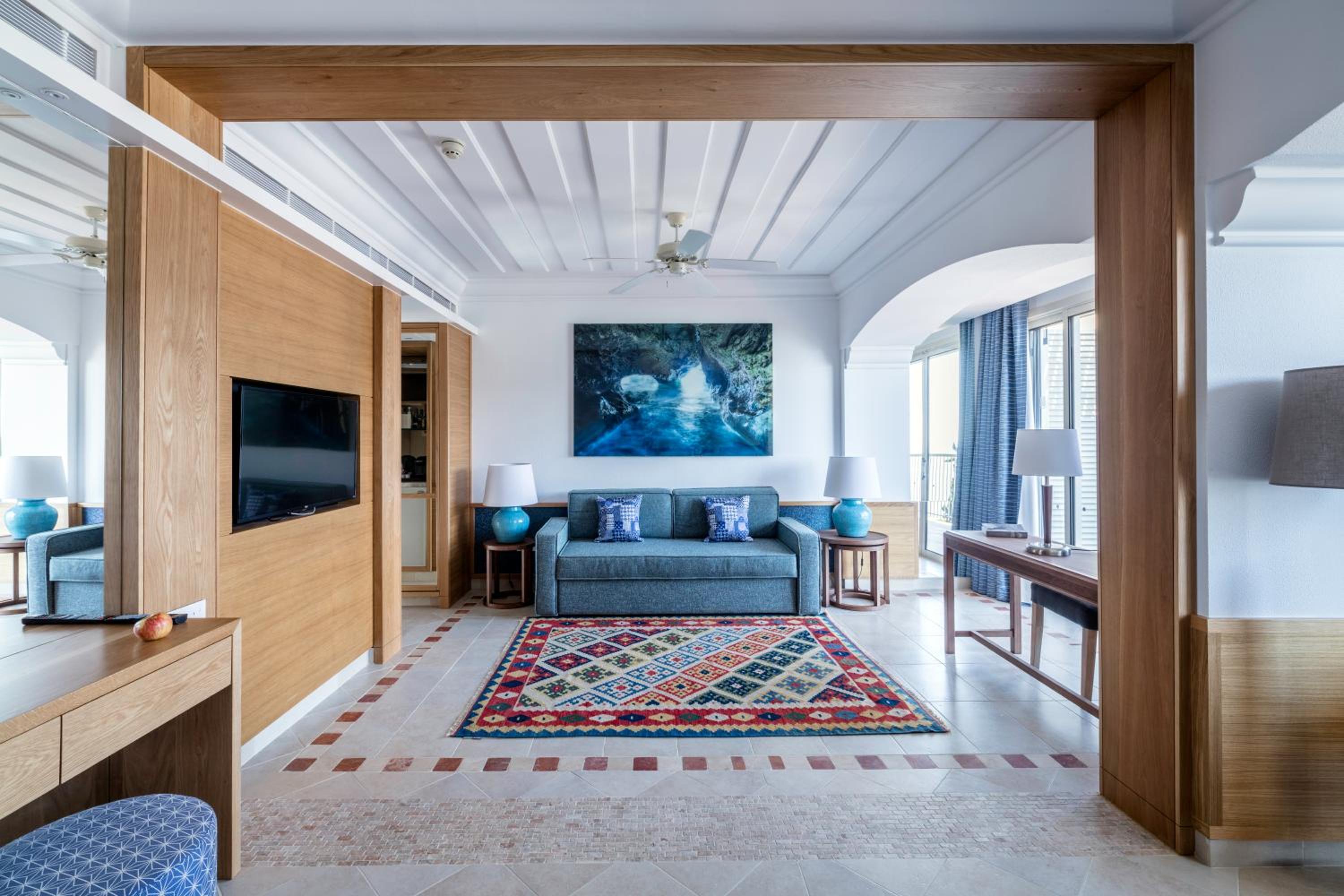 Executive Suite with side Sea View