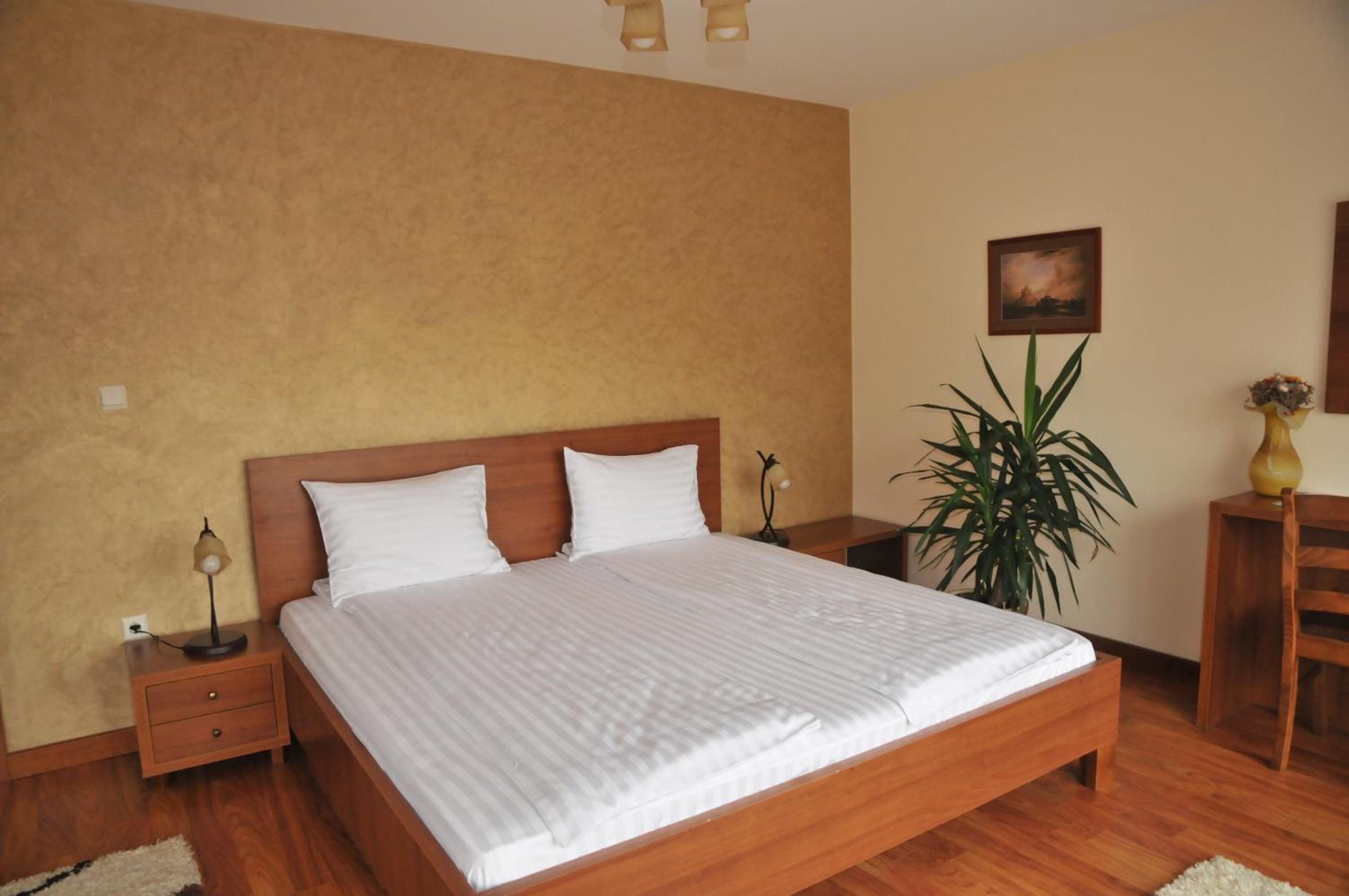 Double Room - Photo 14