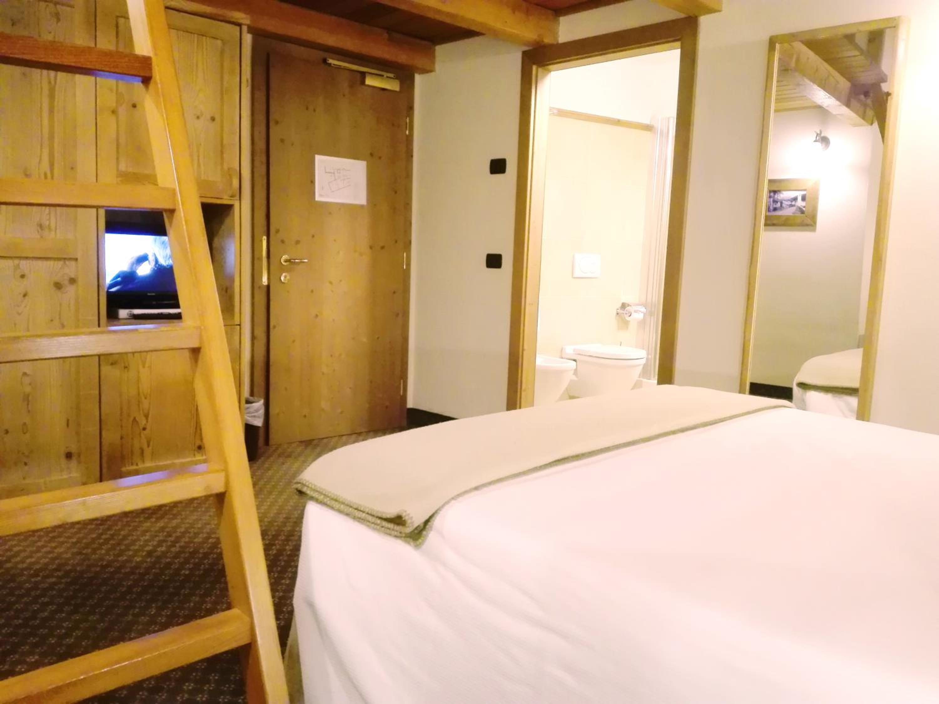 Triple Room - Photo 8