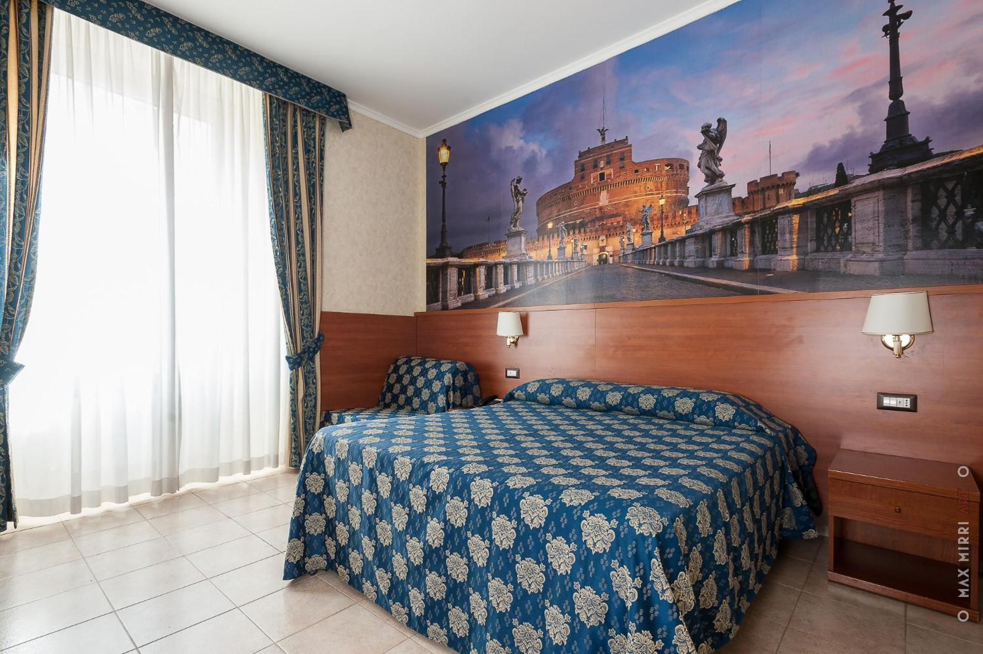 Double Room - Photo 12