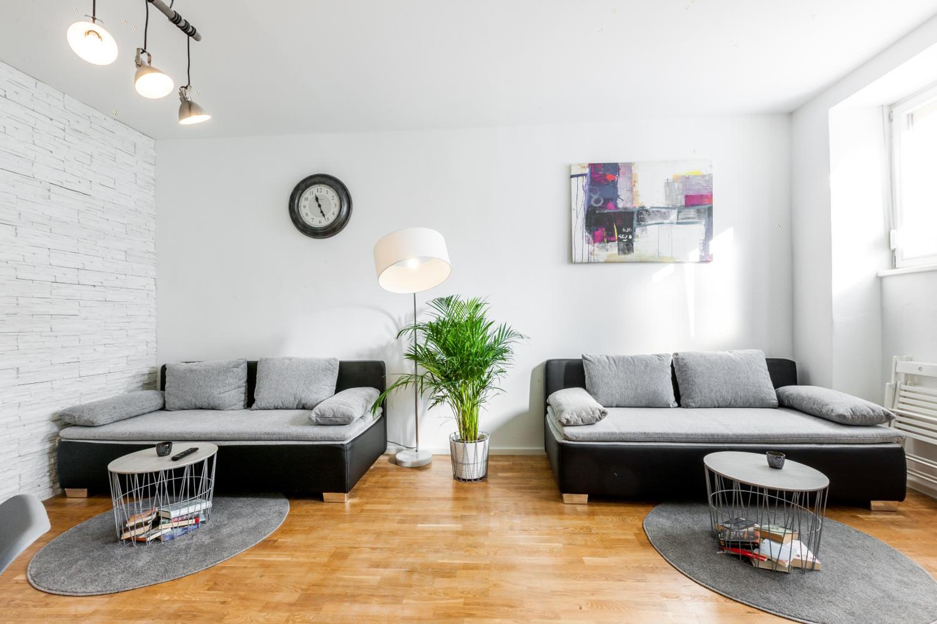 One-Bedroom Apartment photo 3
