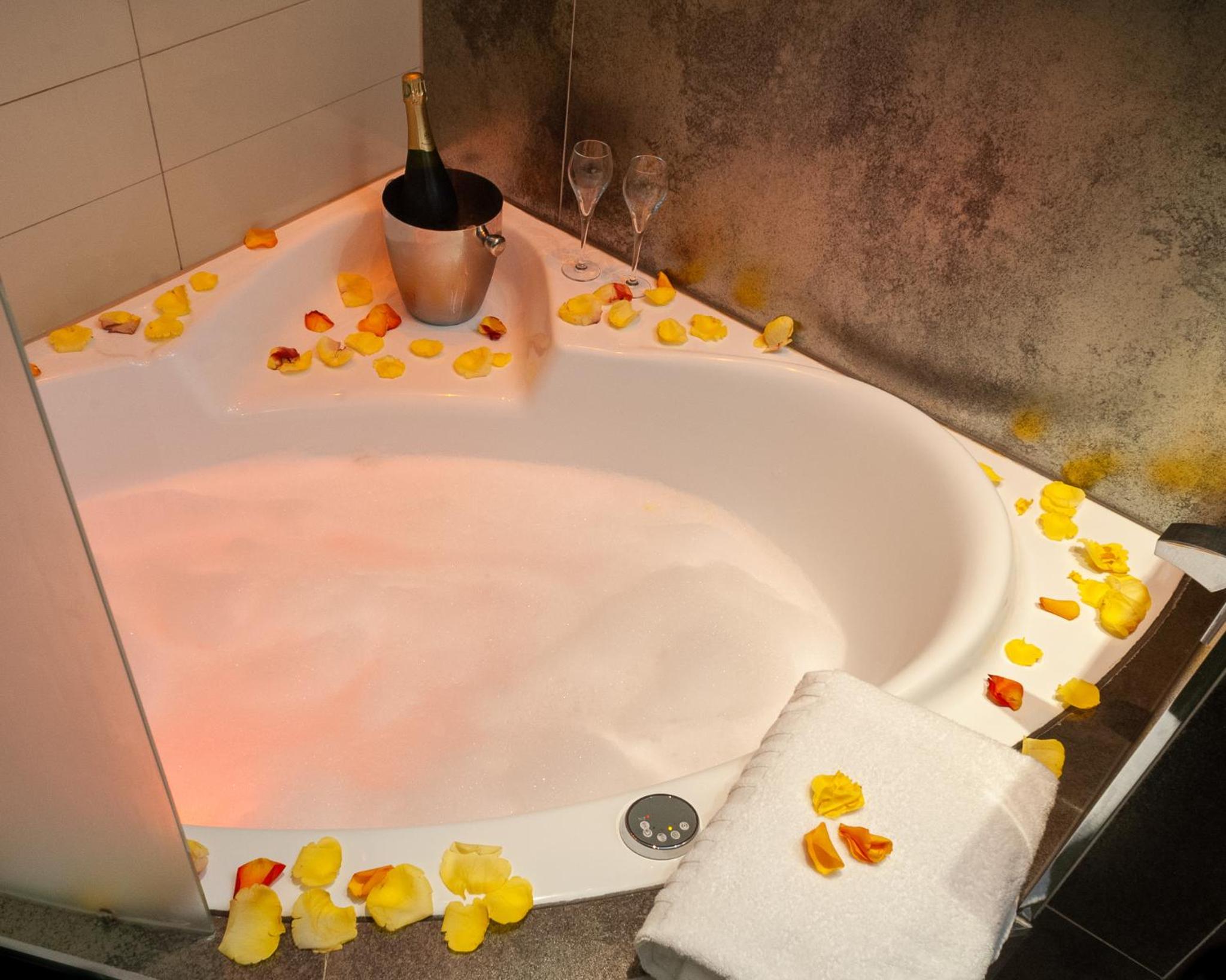 Opera Garnier Room - With Jacuzzi