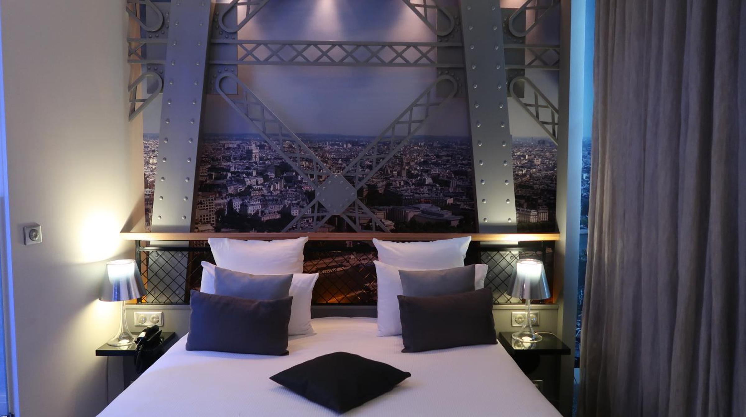 Tour Eiffel Room - With Shower thumbnail 5