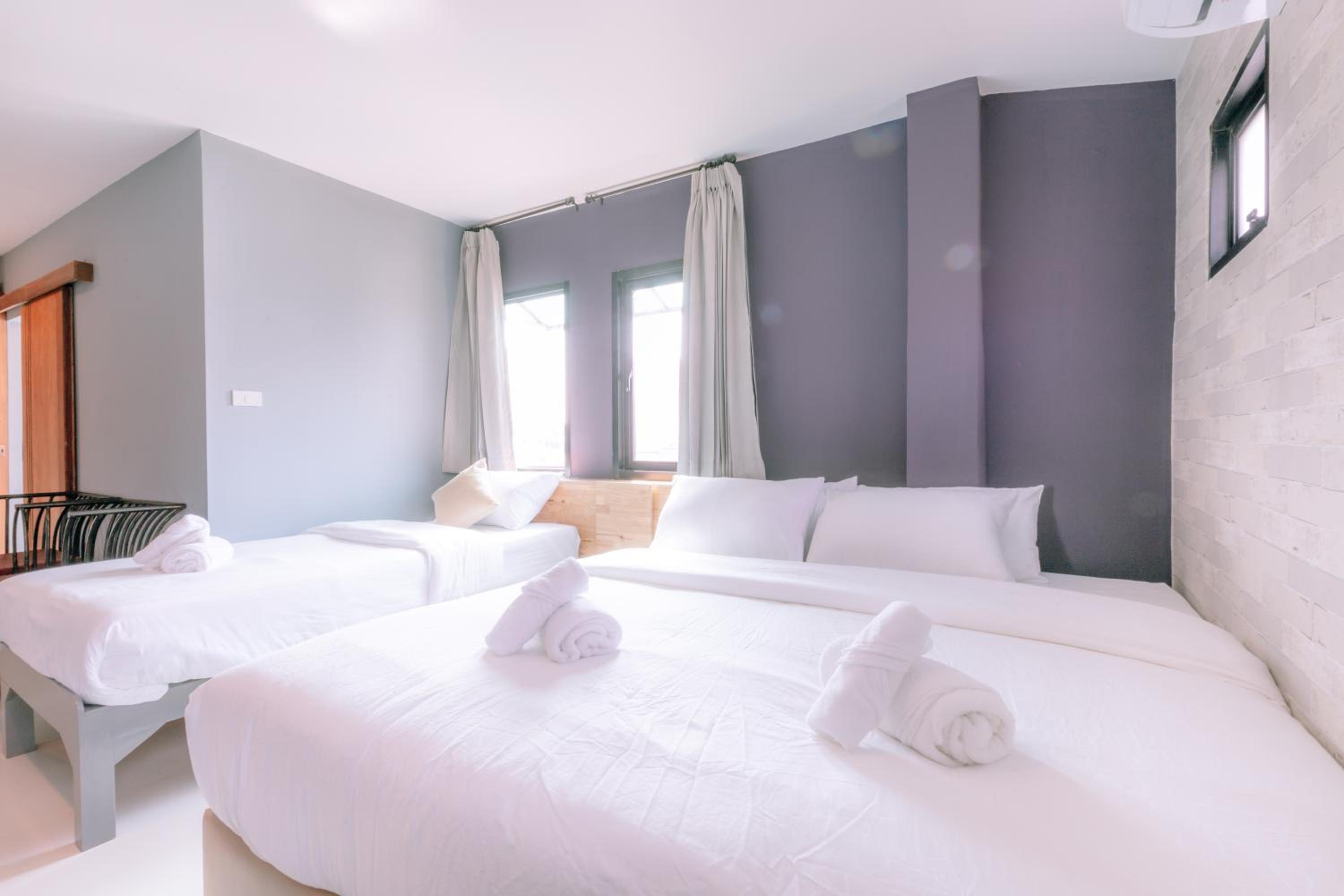 Triple Room with Bath - Photo 1