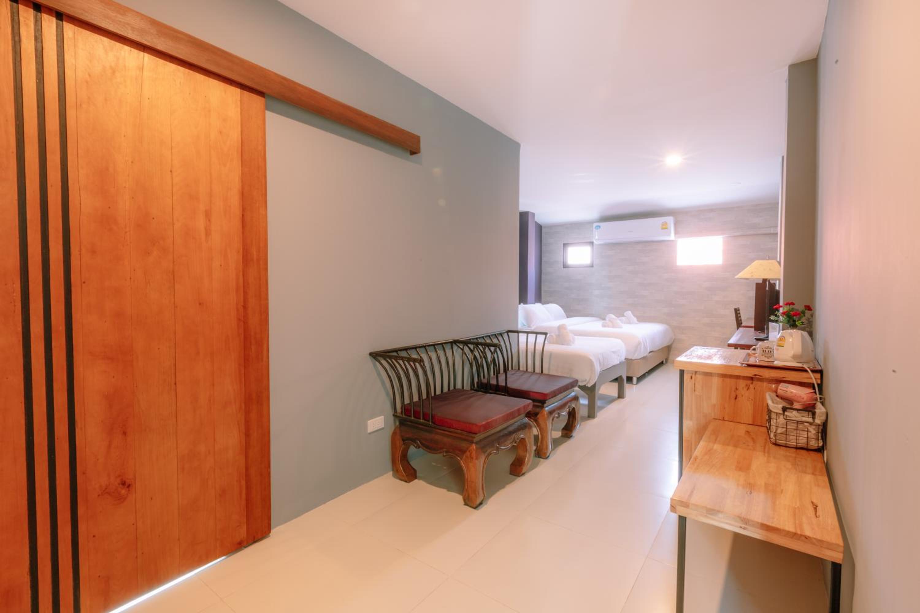Triple Room with Bath - Photo 3