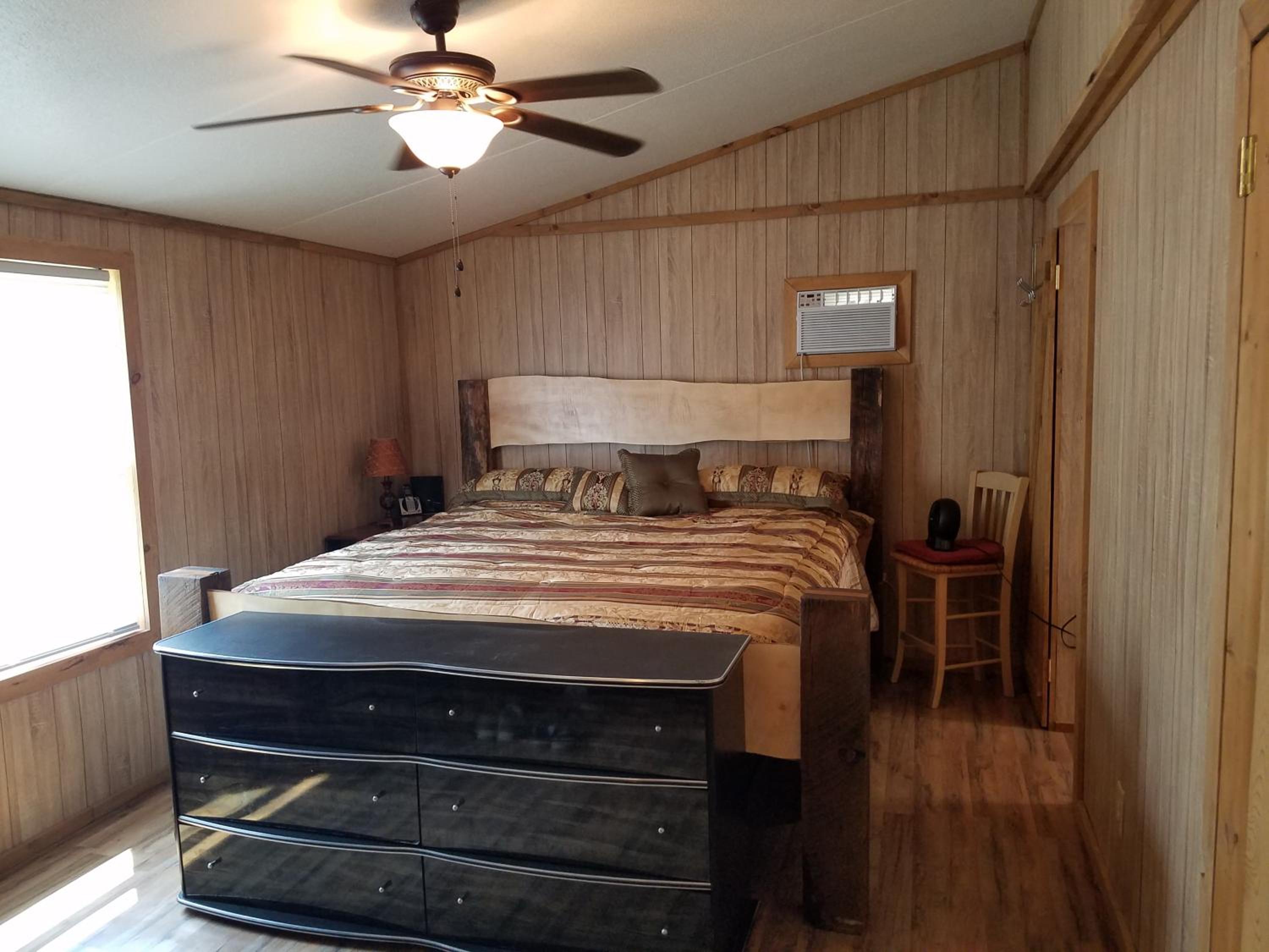 Three-Bedroom House - Photo 2