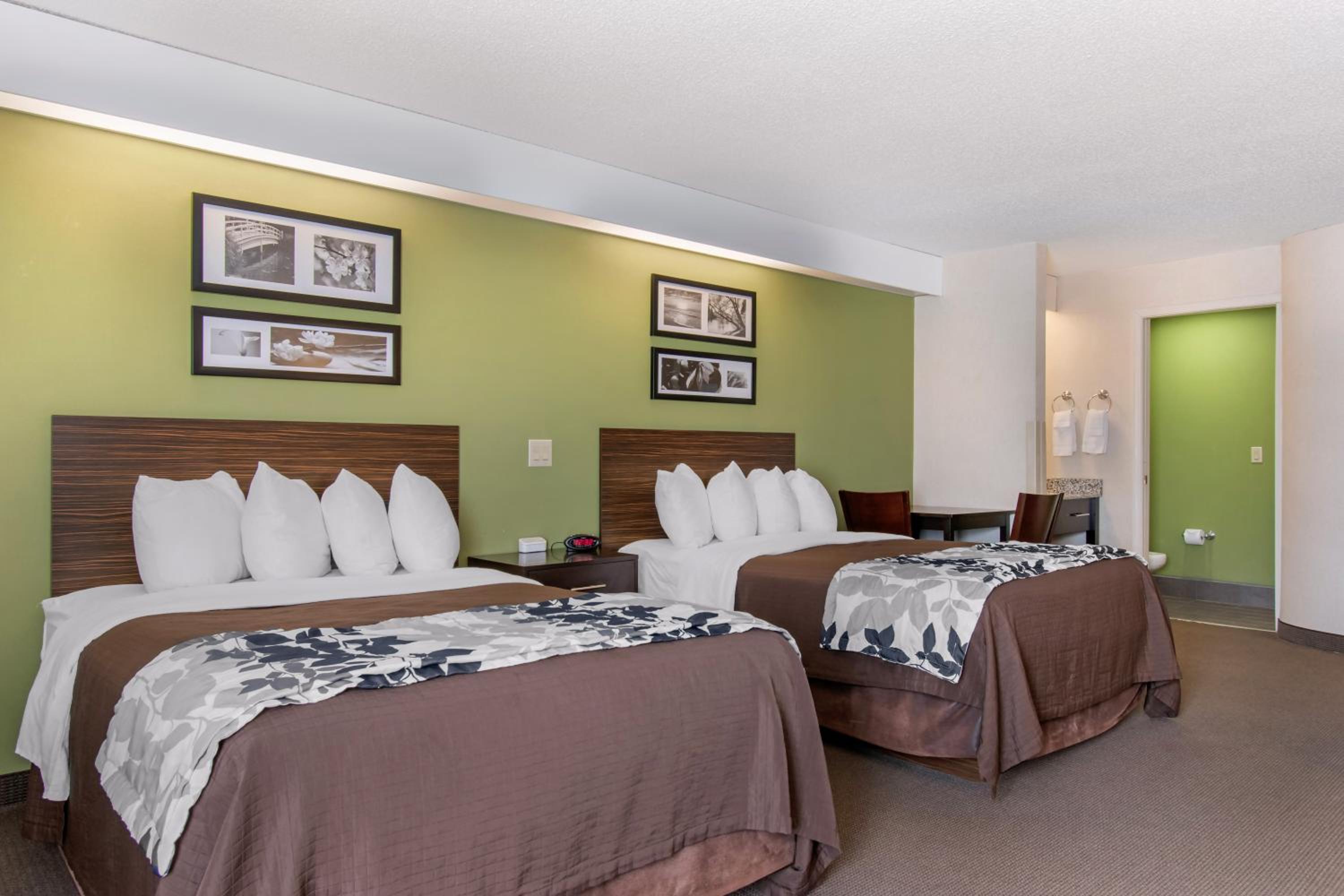 Double Room with Two Double Beds - Non-Smoking - Photo 1