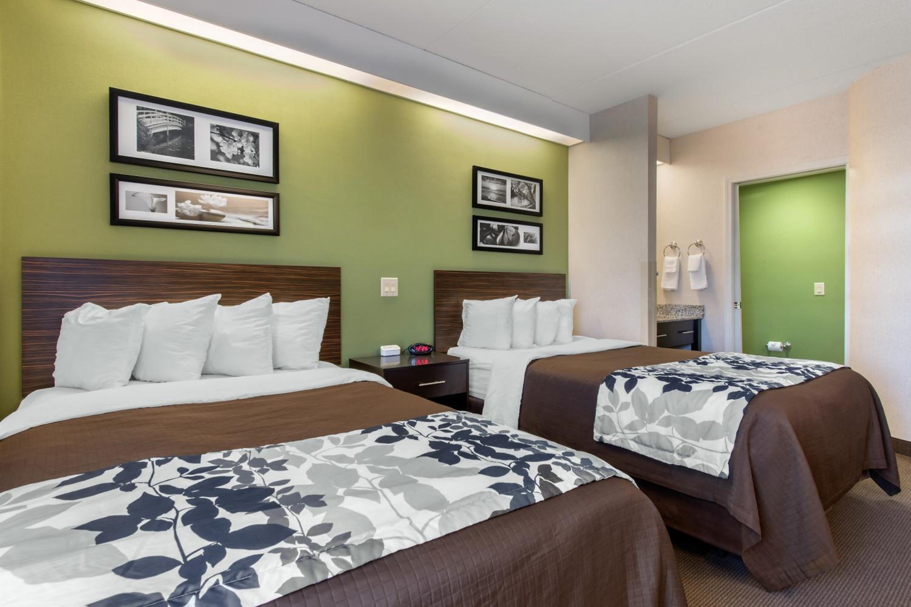 Double Room with Two Double Beds - Non-Smoking - Photo 7