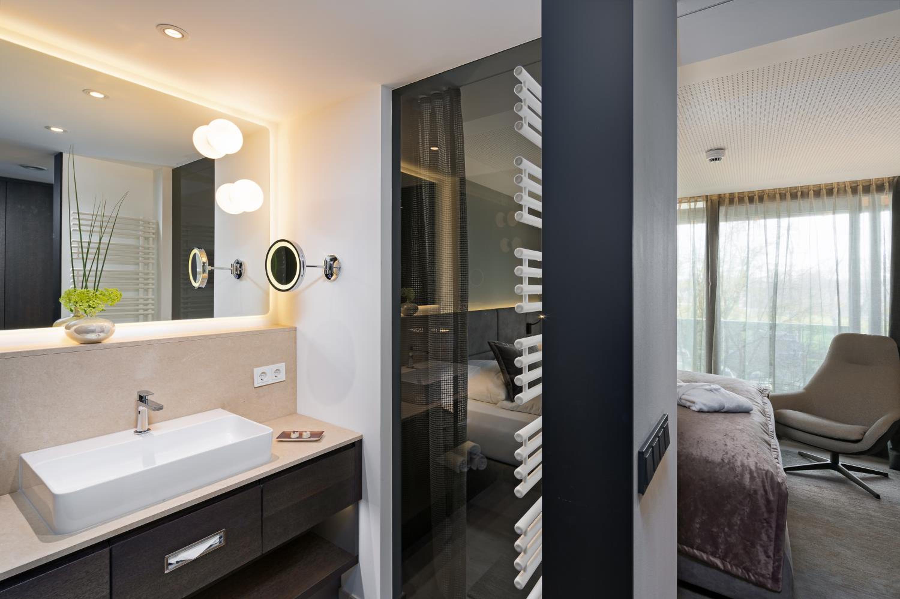 Deluxe Double Room with Balcony - Photo 3