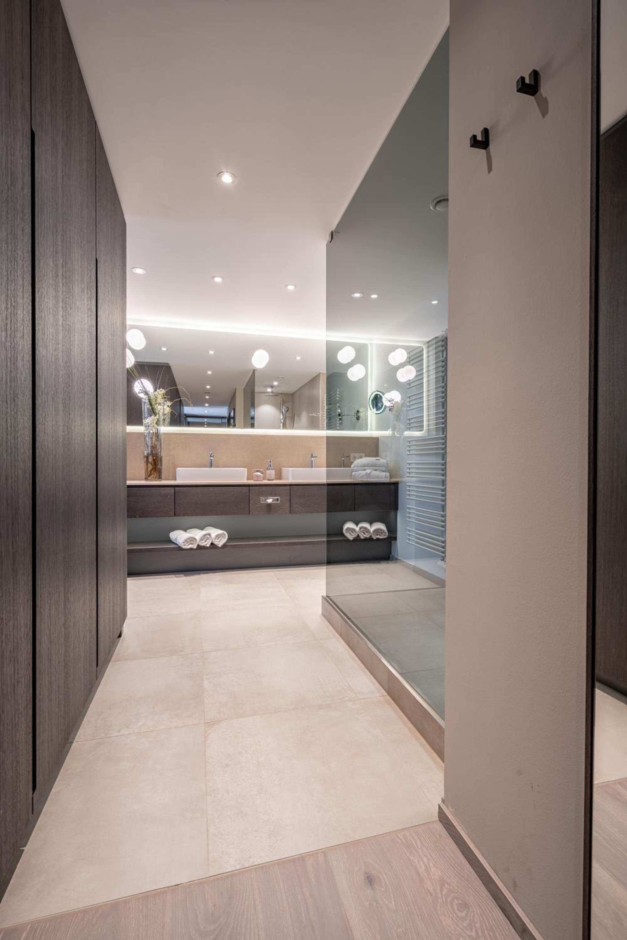 Deluxe Suite - Photo 2