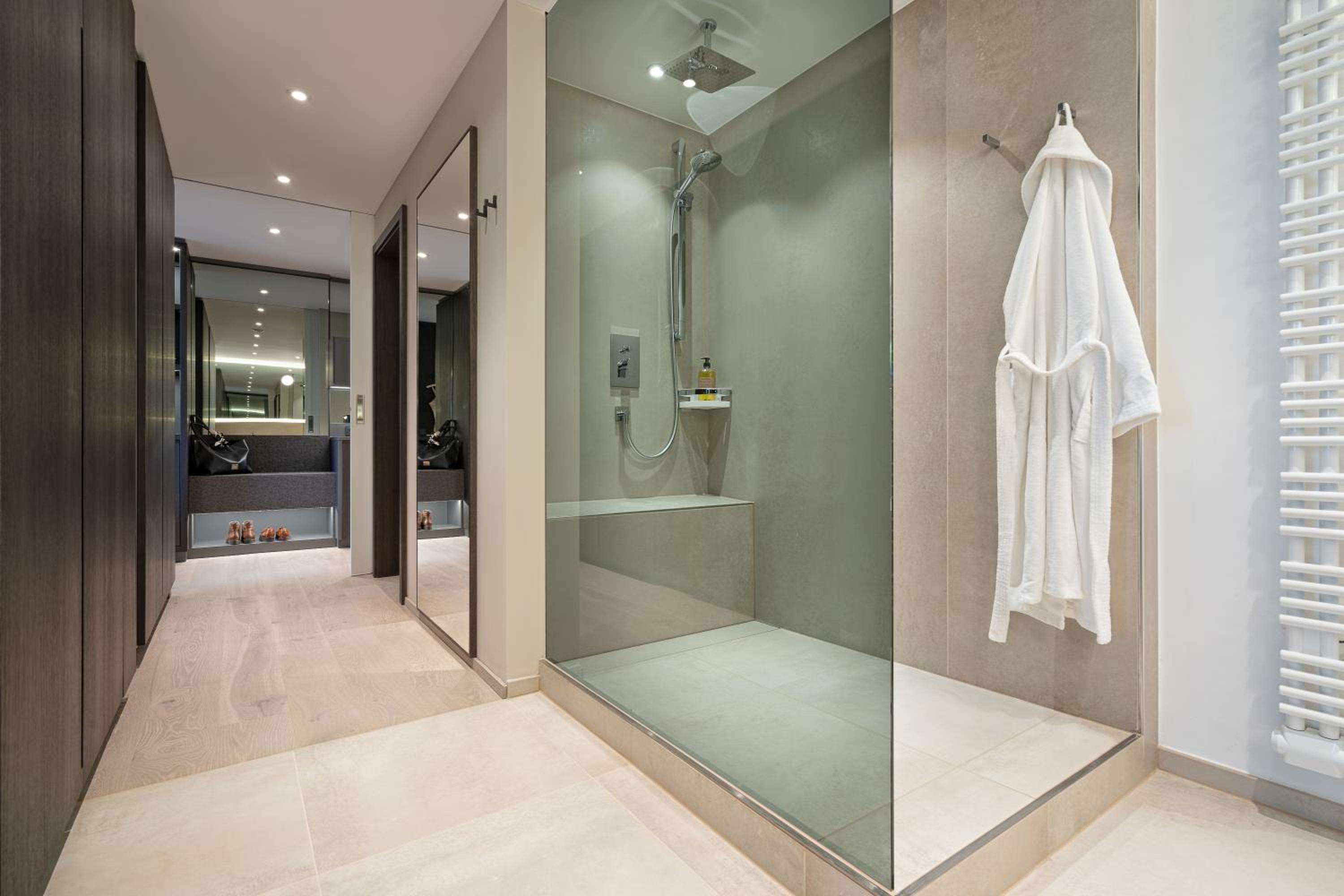 Deluxe Suite - Photo 9