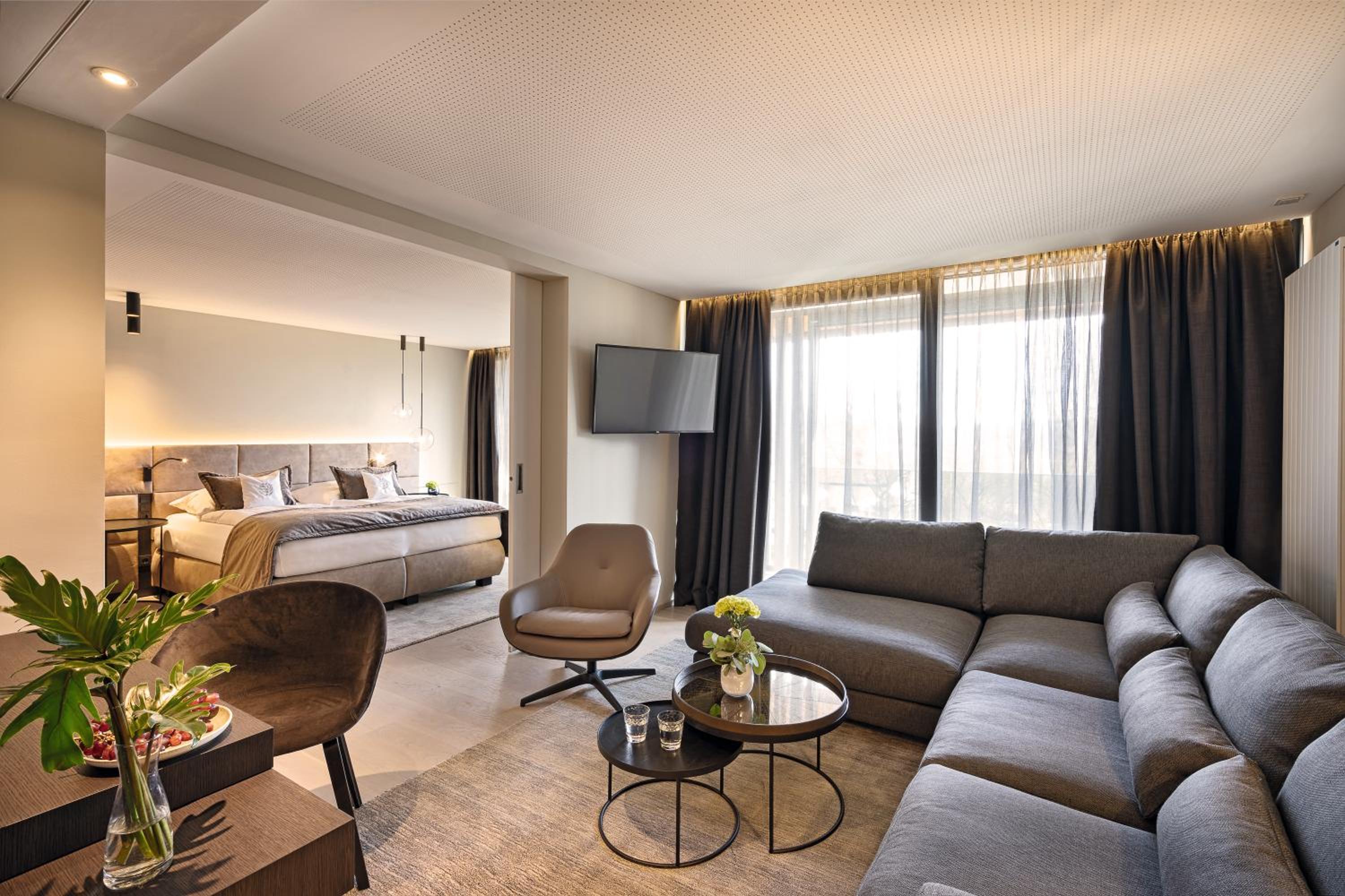 Deluxe Suite - Photo 6