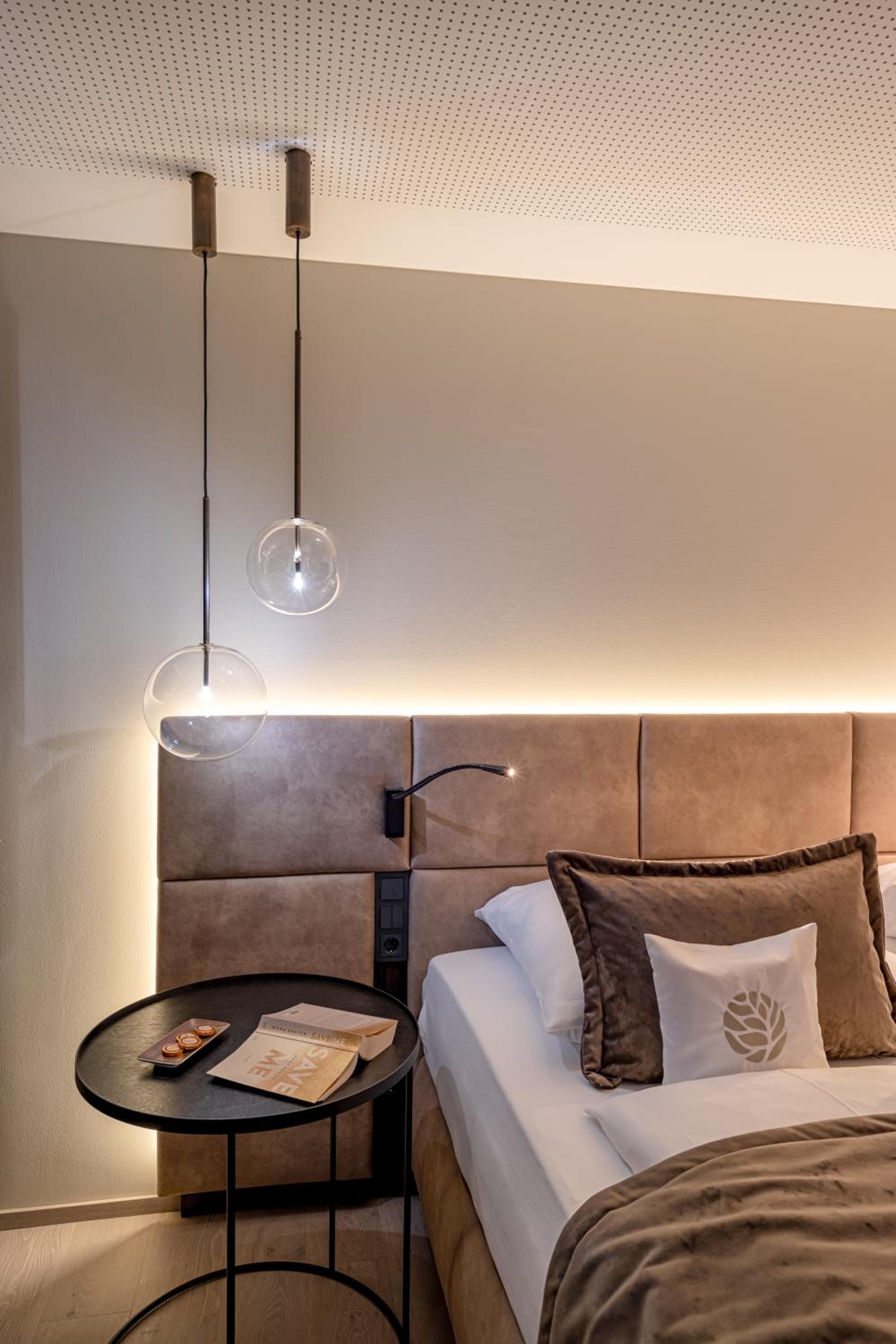 Superior Suite - Photo 8
