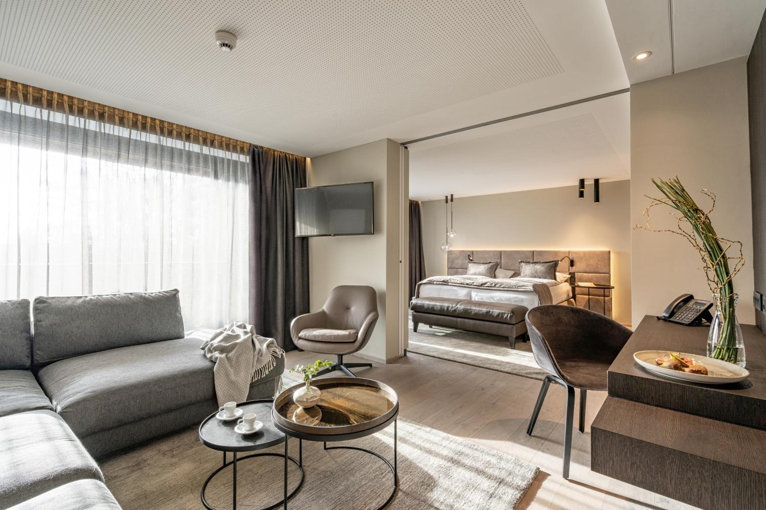 Deluxe Suite - Photo 7