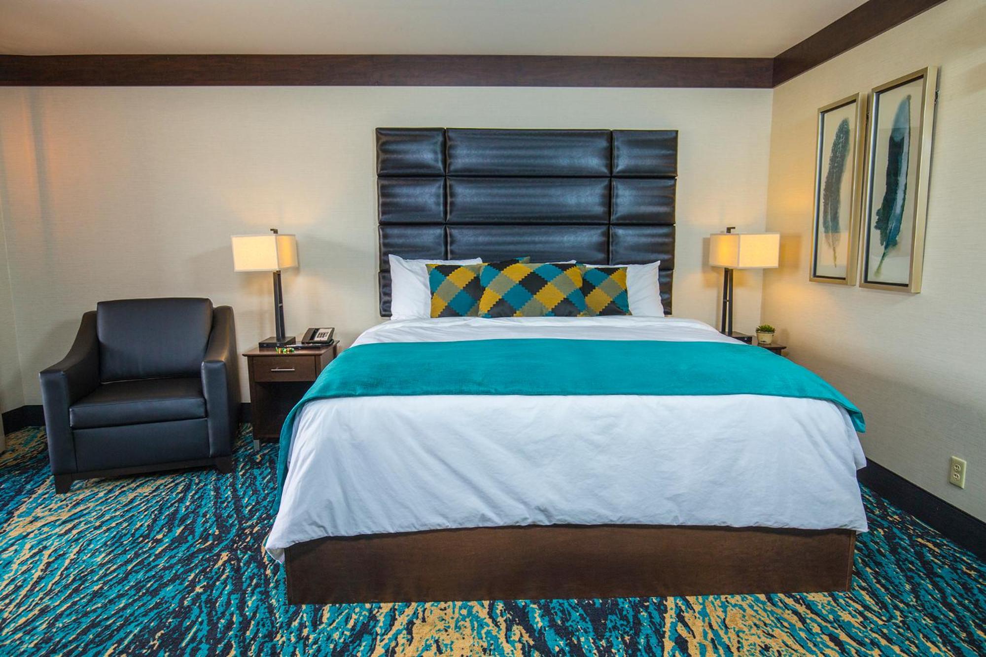King Suite with Balcony photo 1