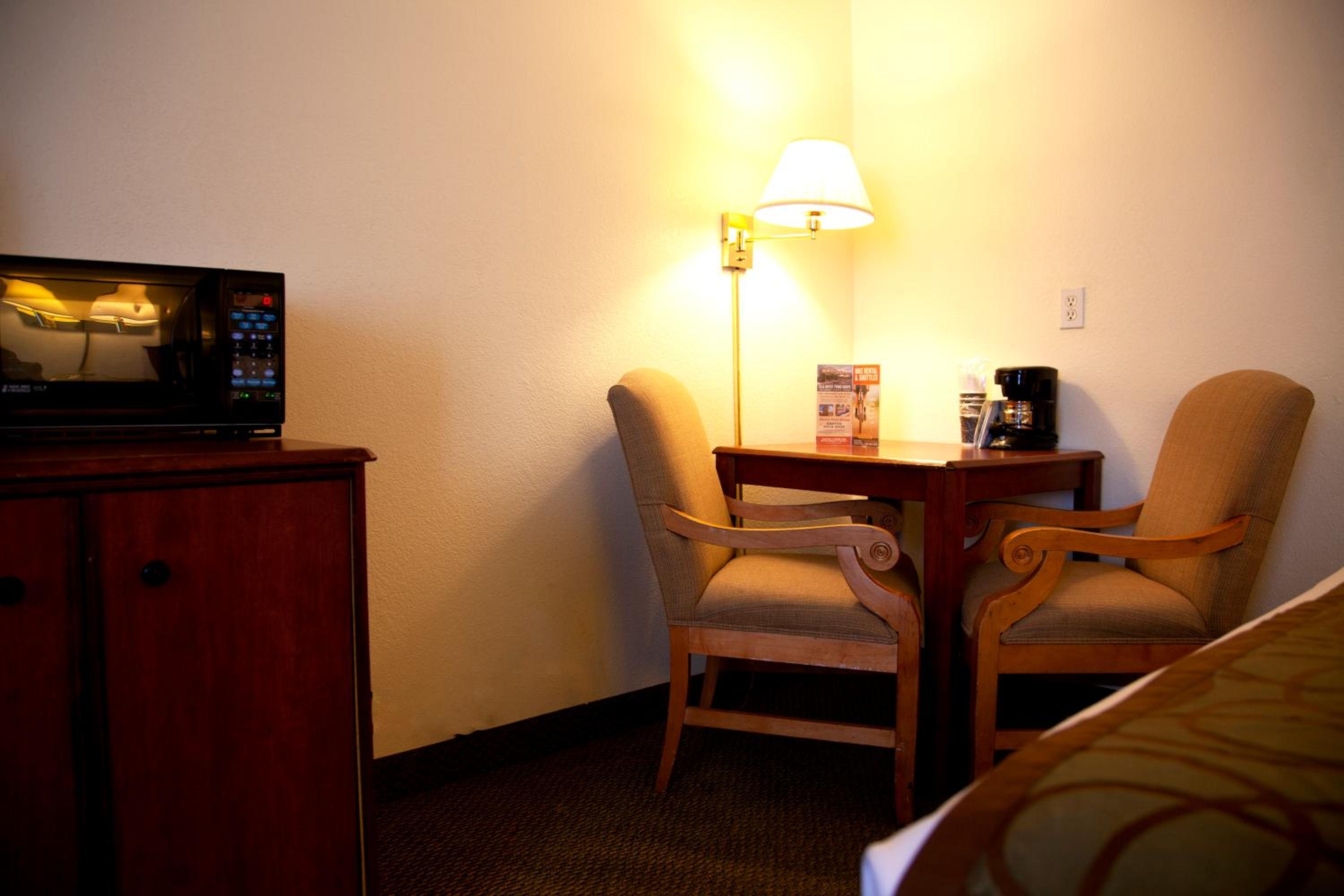 Standard Queen Room photo 3