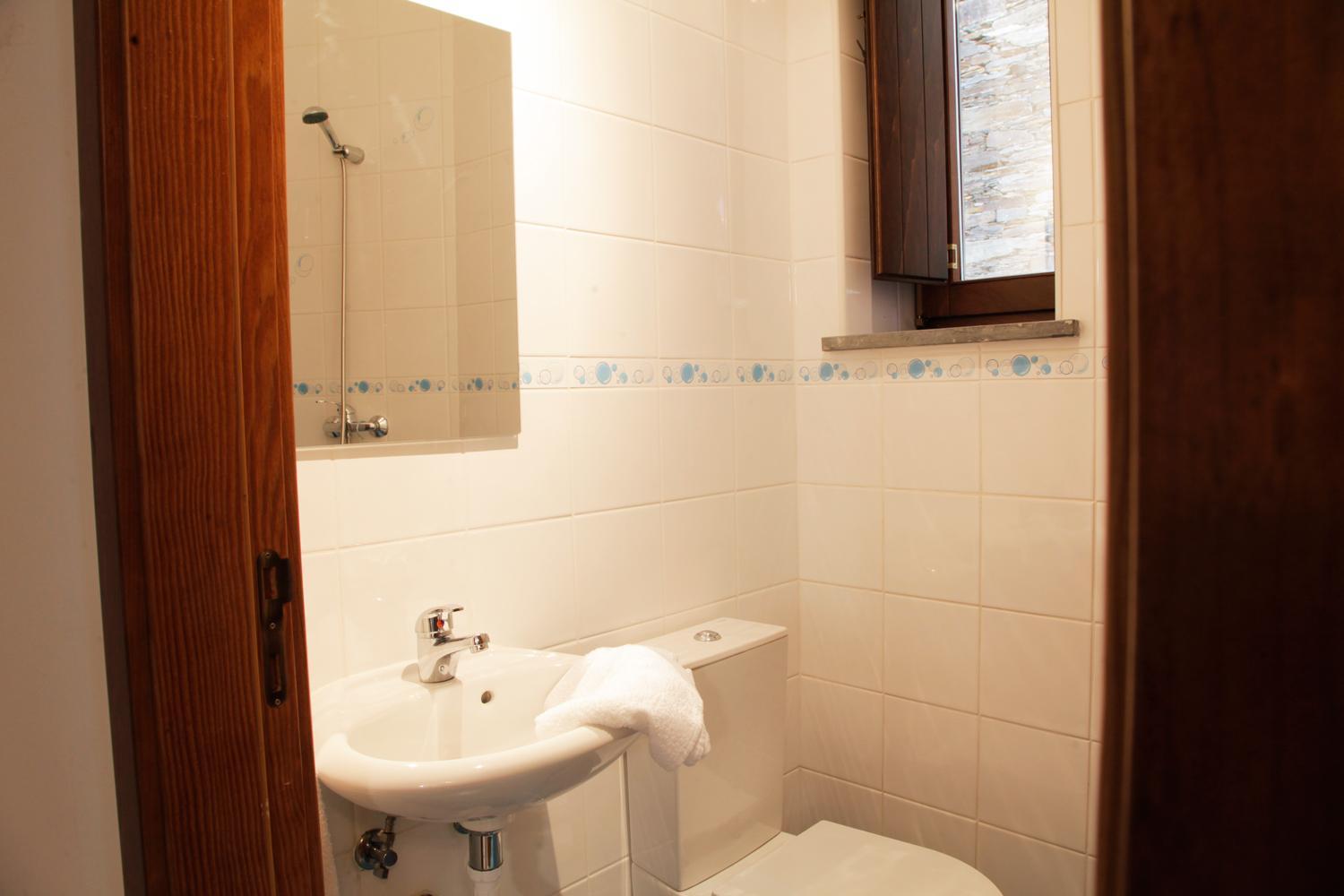 One-Bedroom House - Photo 8