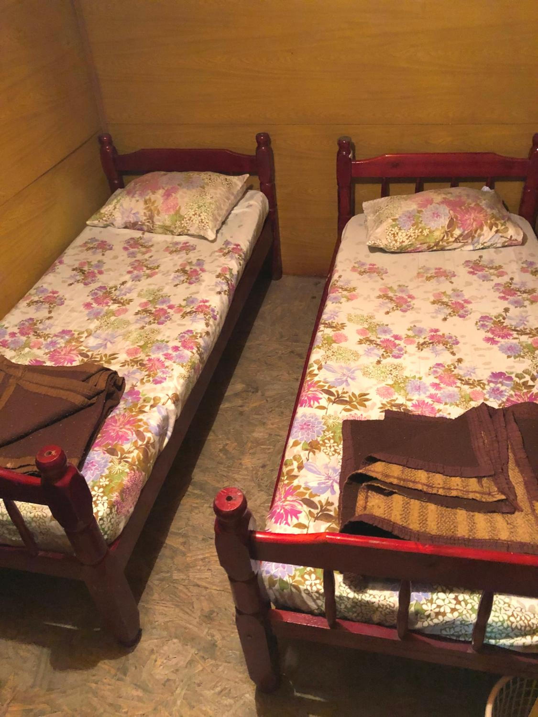 Budget Twin Room - Photo 3