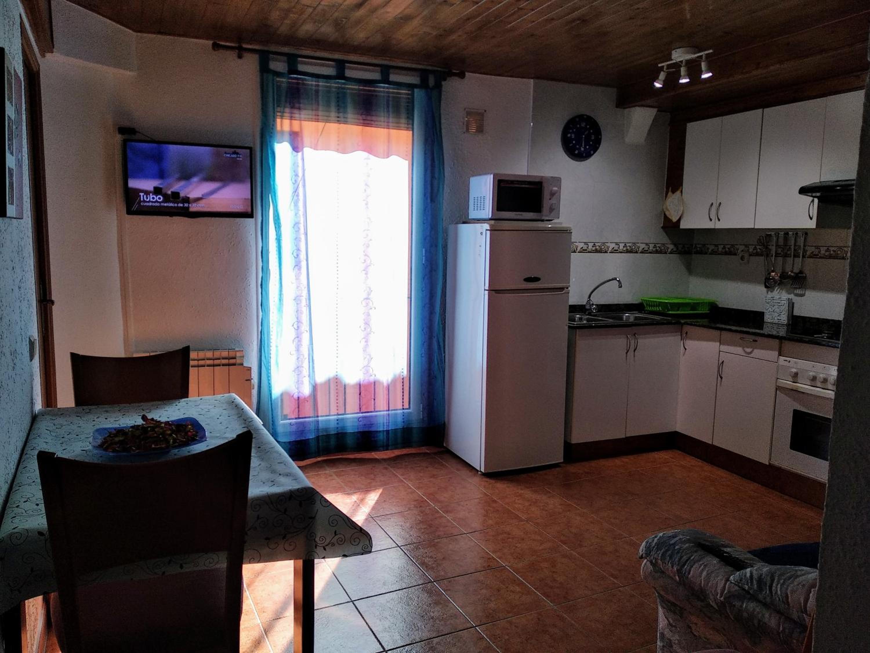 Apartment with Balcony (5 Adults) photo 2