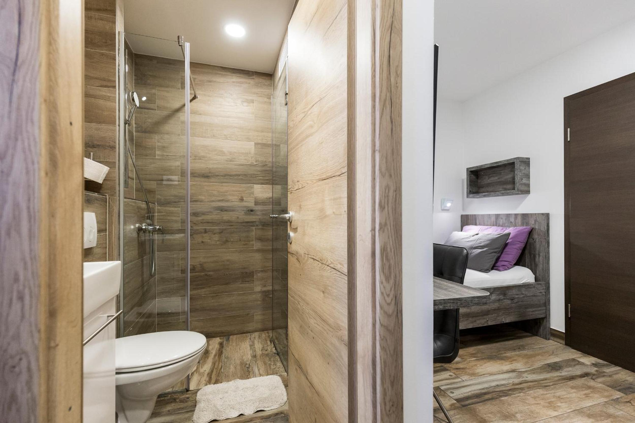Standard Twin Room - Photo 4