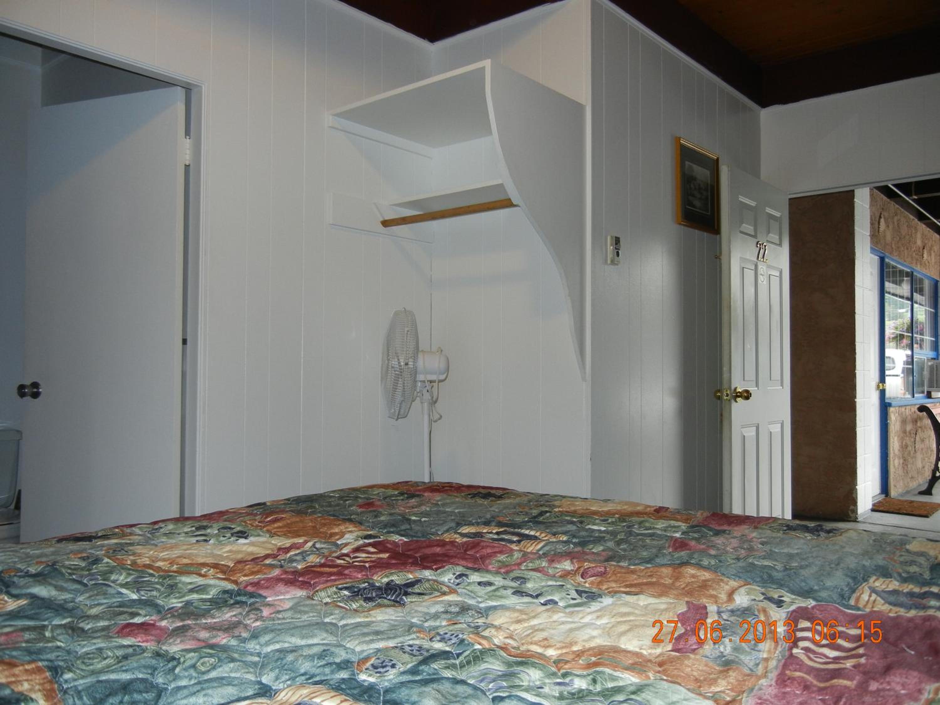 Queen Room photo 1