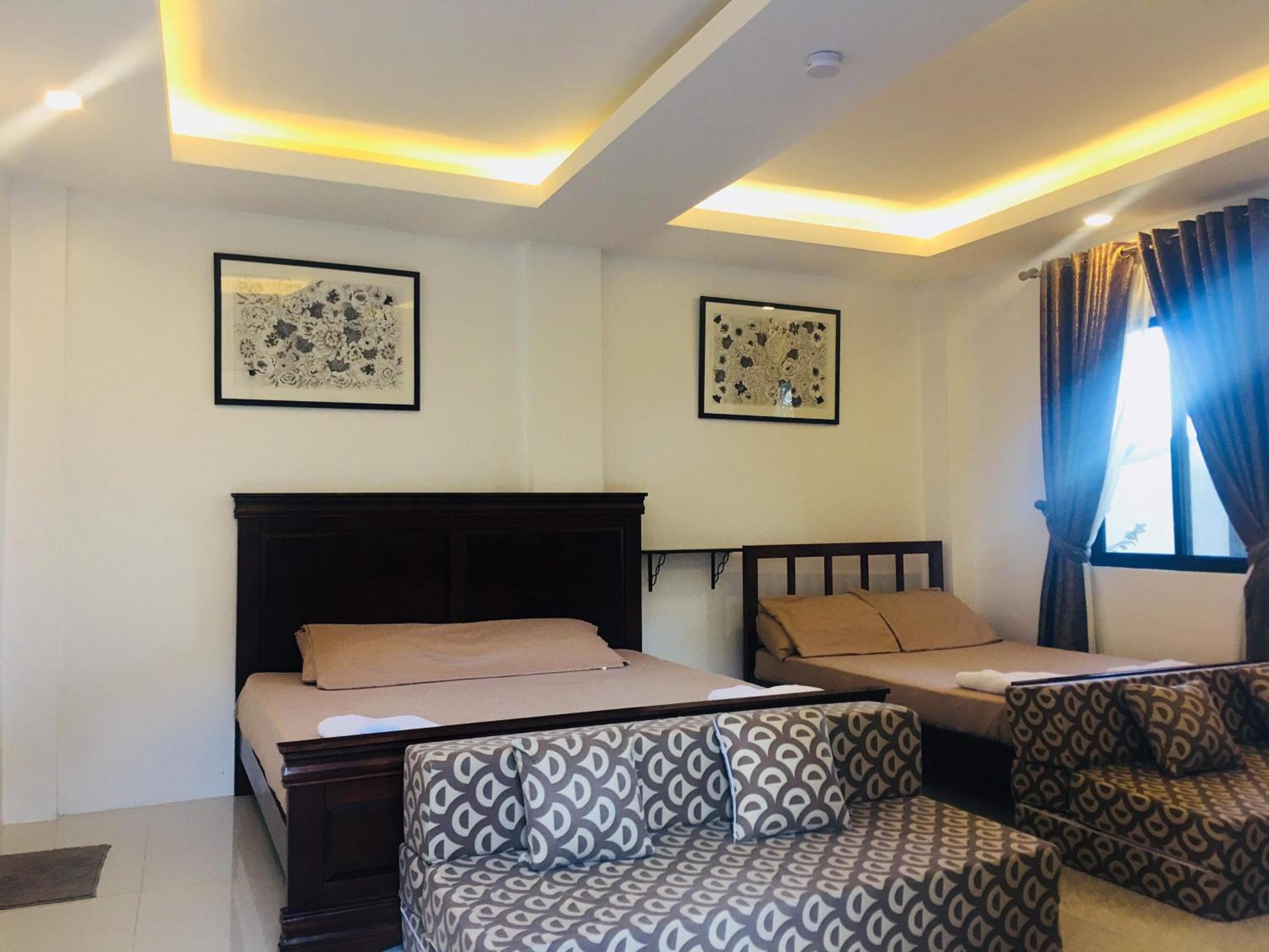 Family Room with Sea View - Photo 3