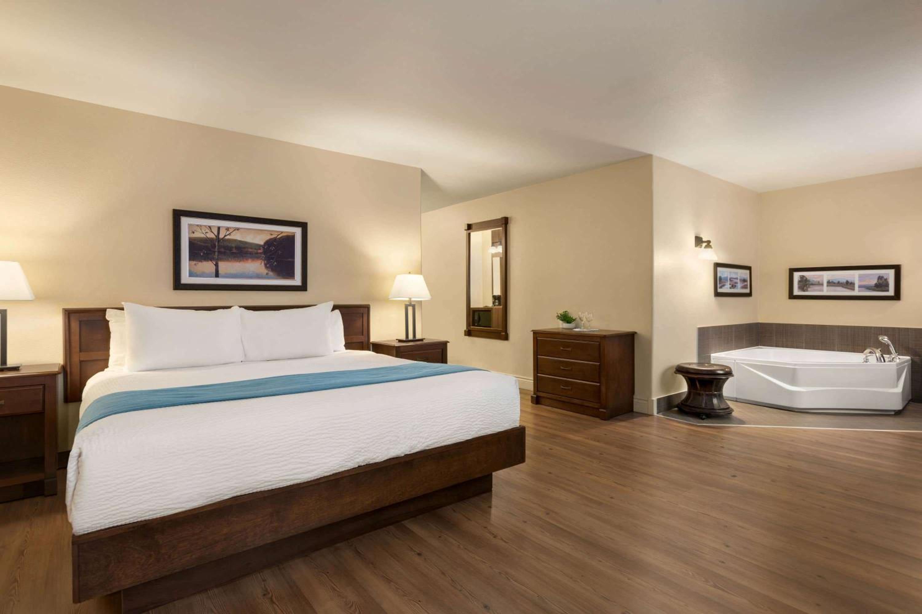 King Studio Suite - Non Smoking - Photo 10