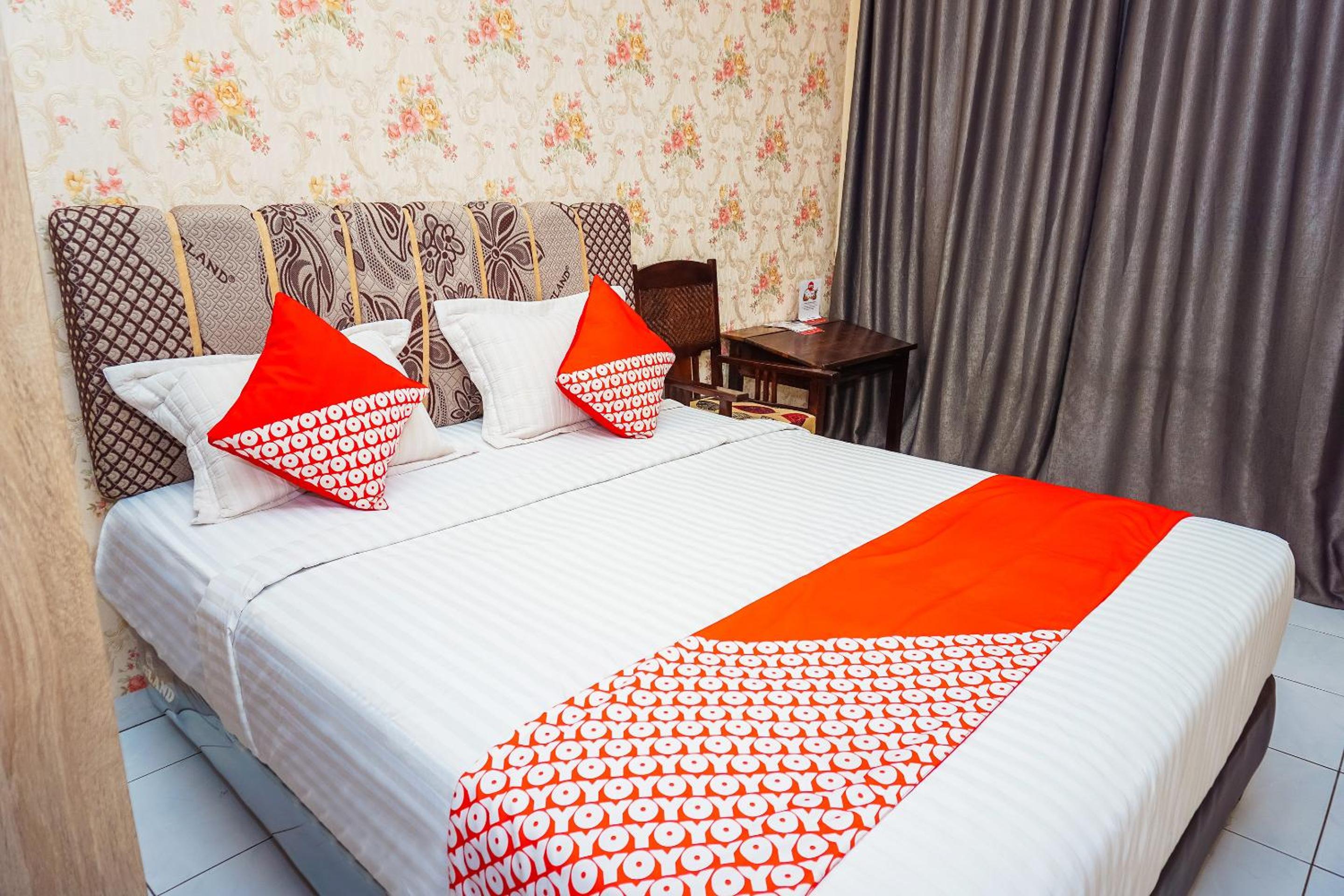 Deluxe Double Room - Photo 8