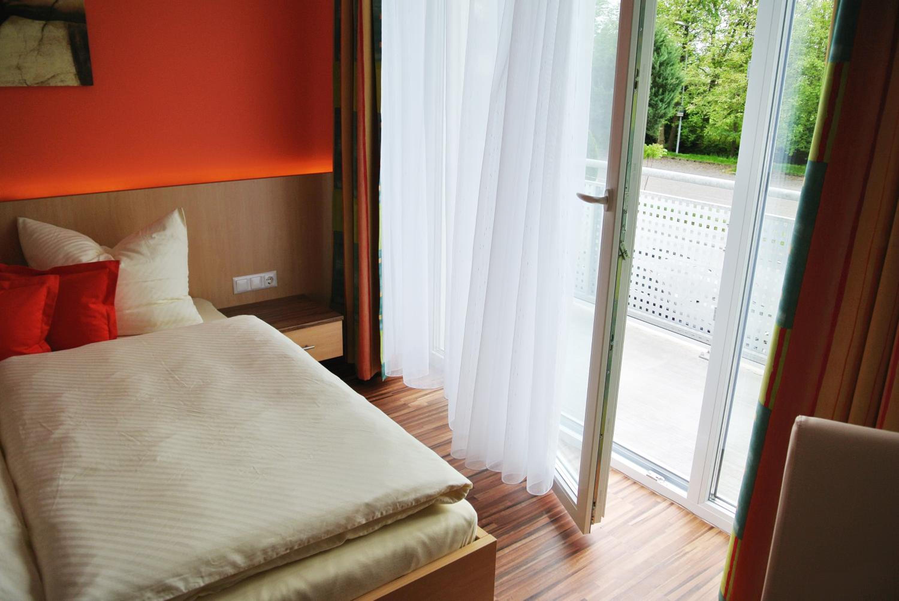 Basic Triple Room photo 1