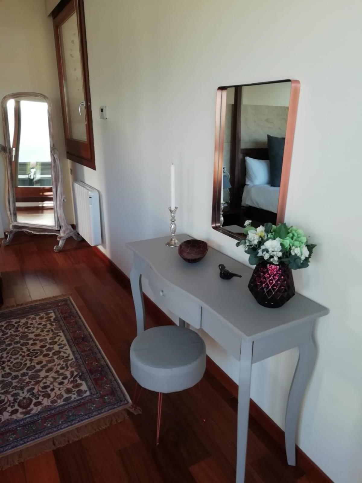 Six-Bedroom House - Photo 127