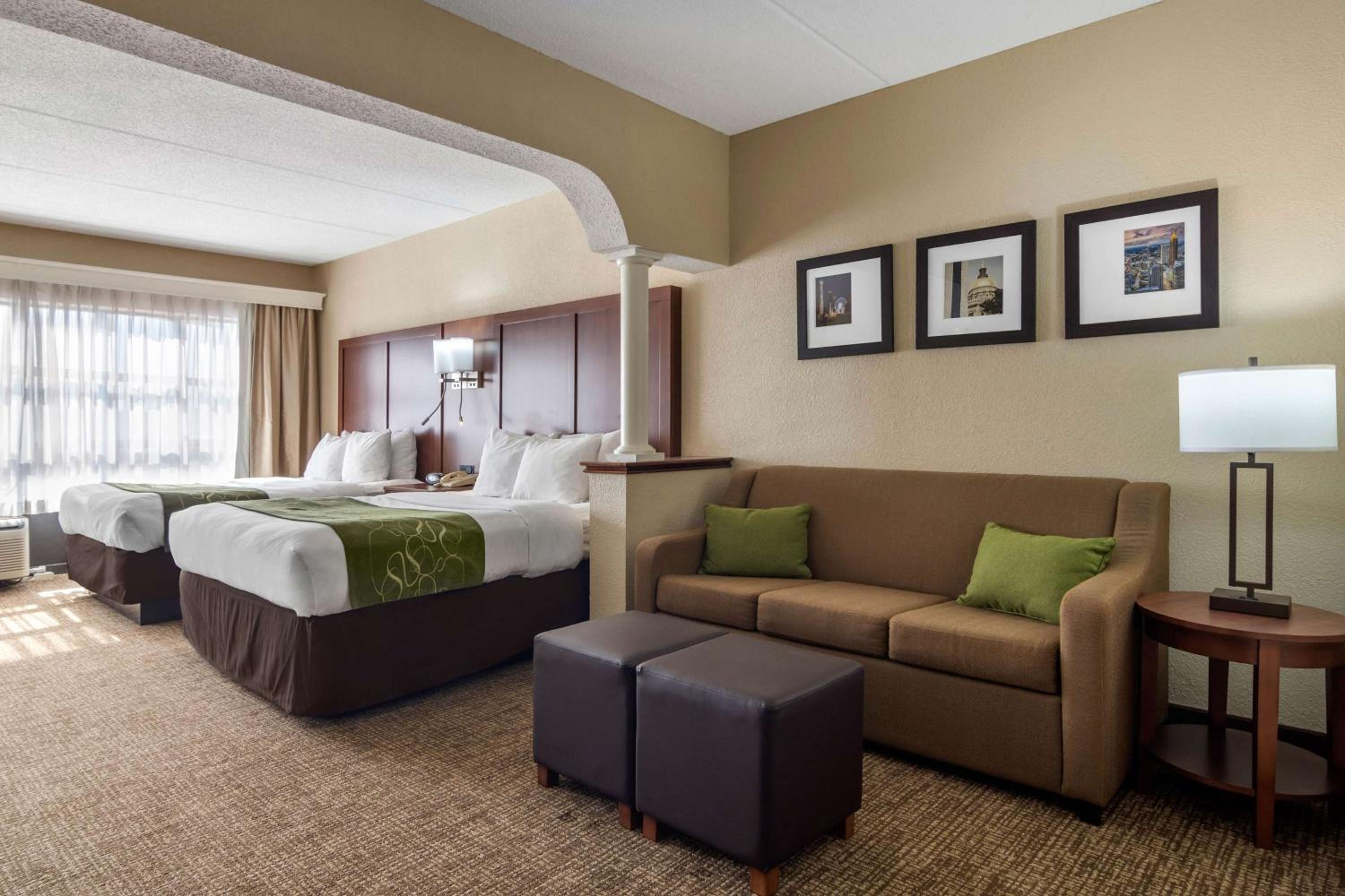 Deluxe Queen Suite with Two Queen Beds - Non-Smoking - Photo 2