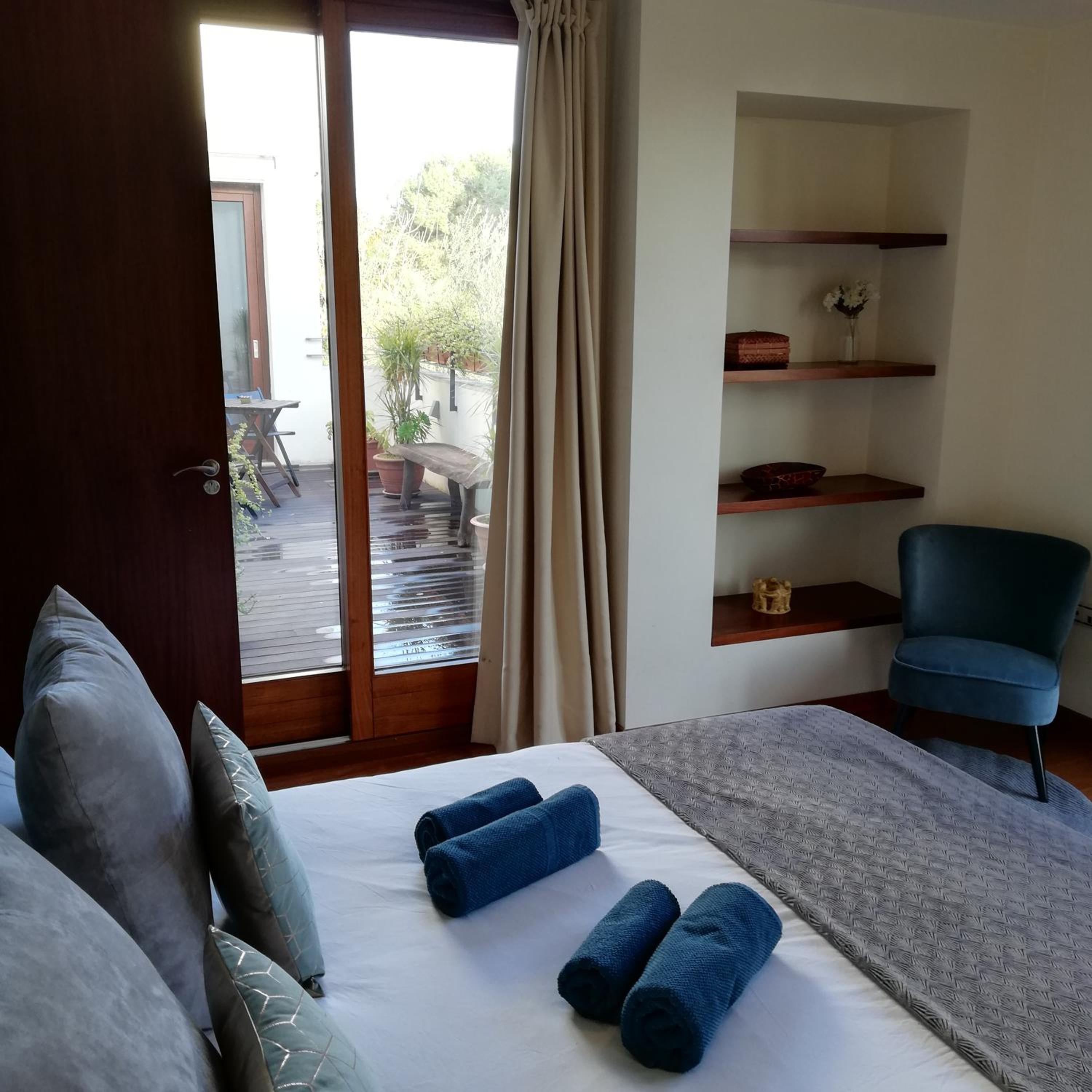 Six-Bedroom House - Photo 124