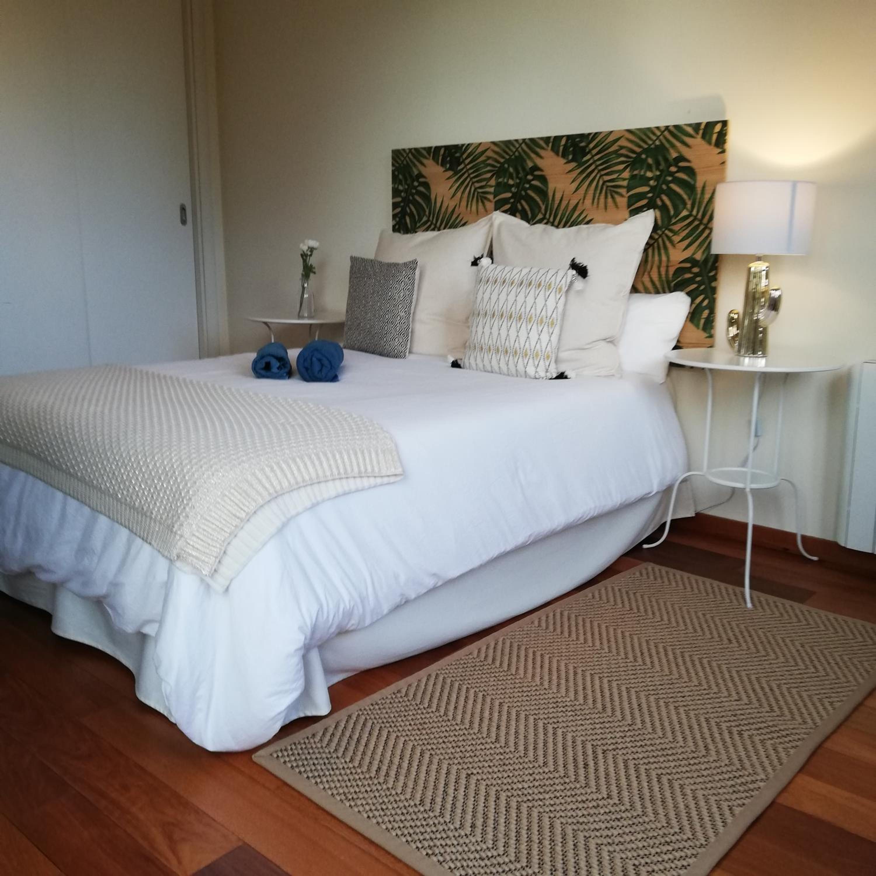 Six-Bedroom House - Photo 118