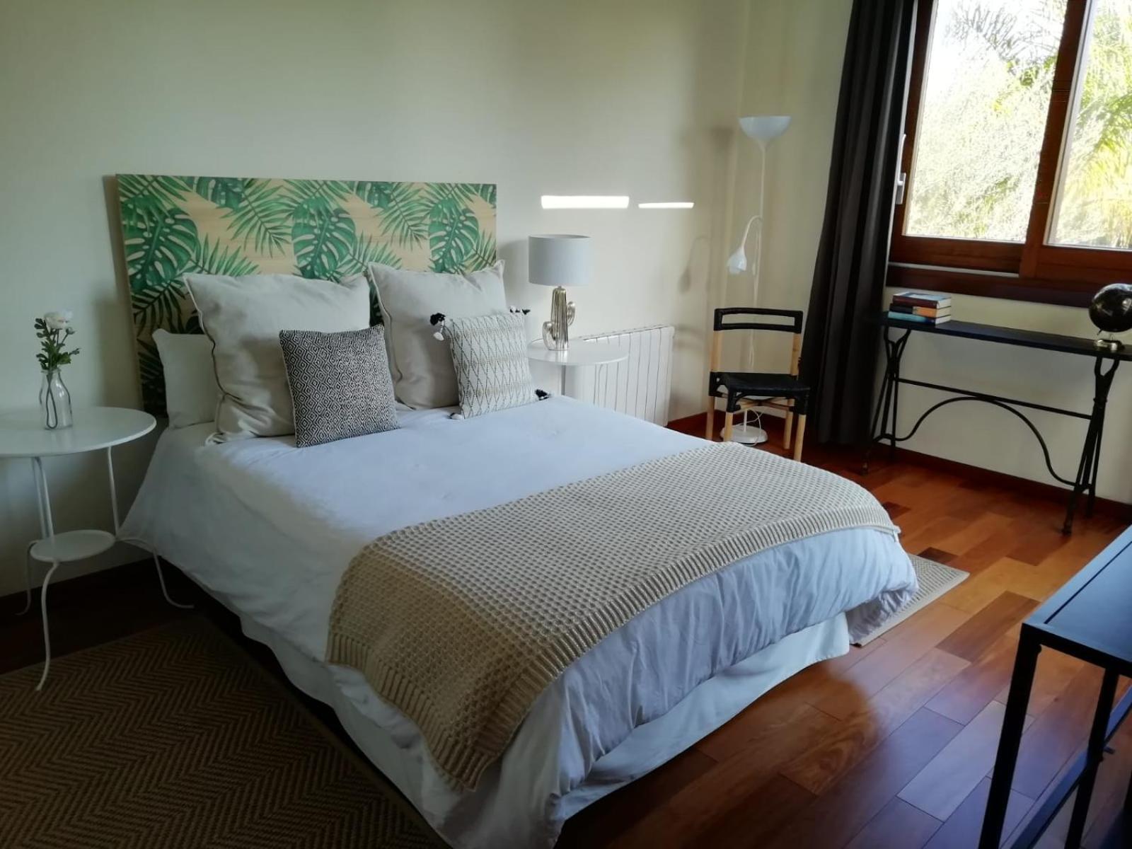 Six-Bedroom House - Photo 117