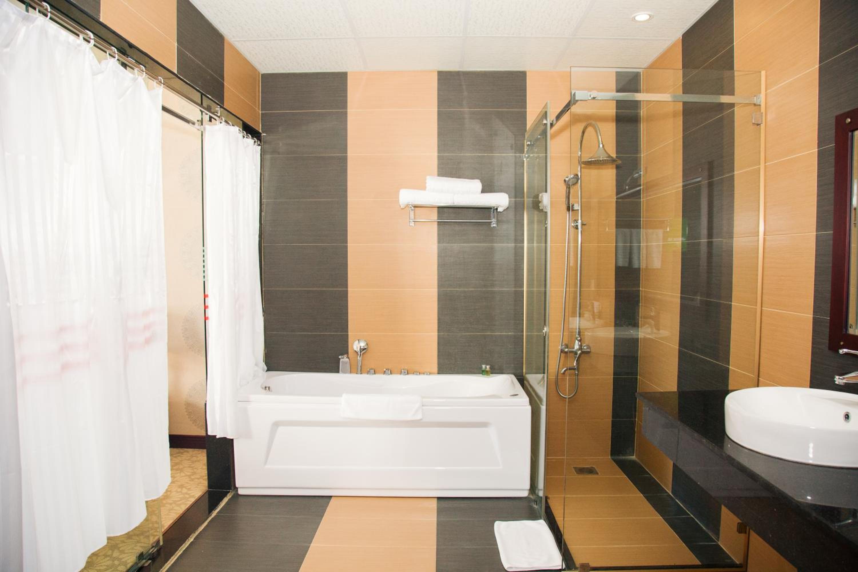 Suite - Photo 4