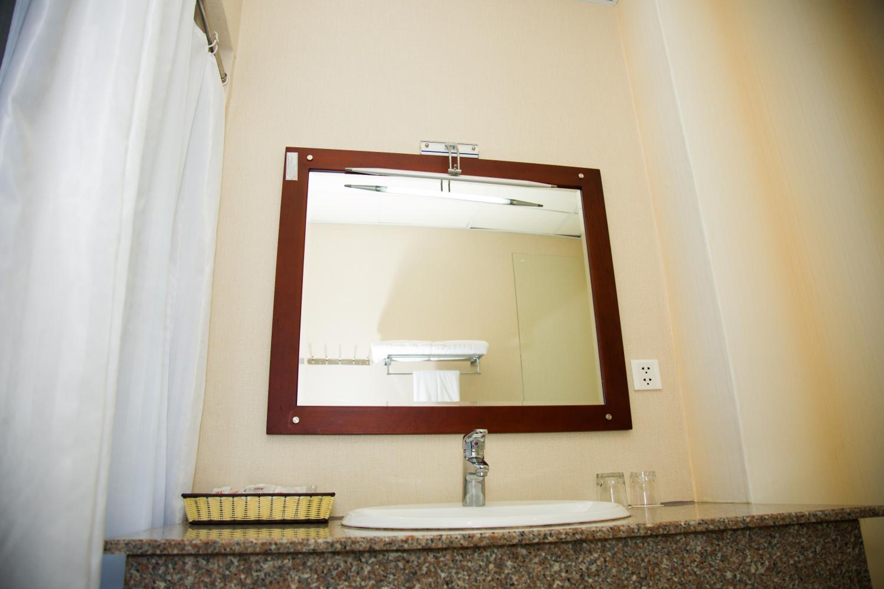 Standard Double Room - Photo 4