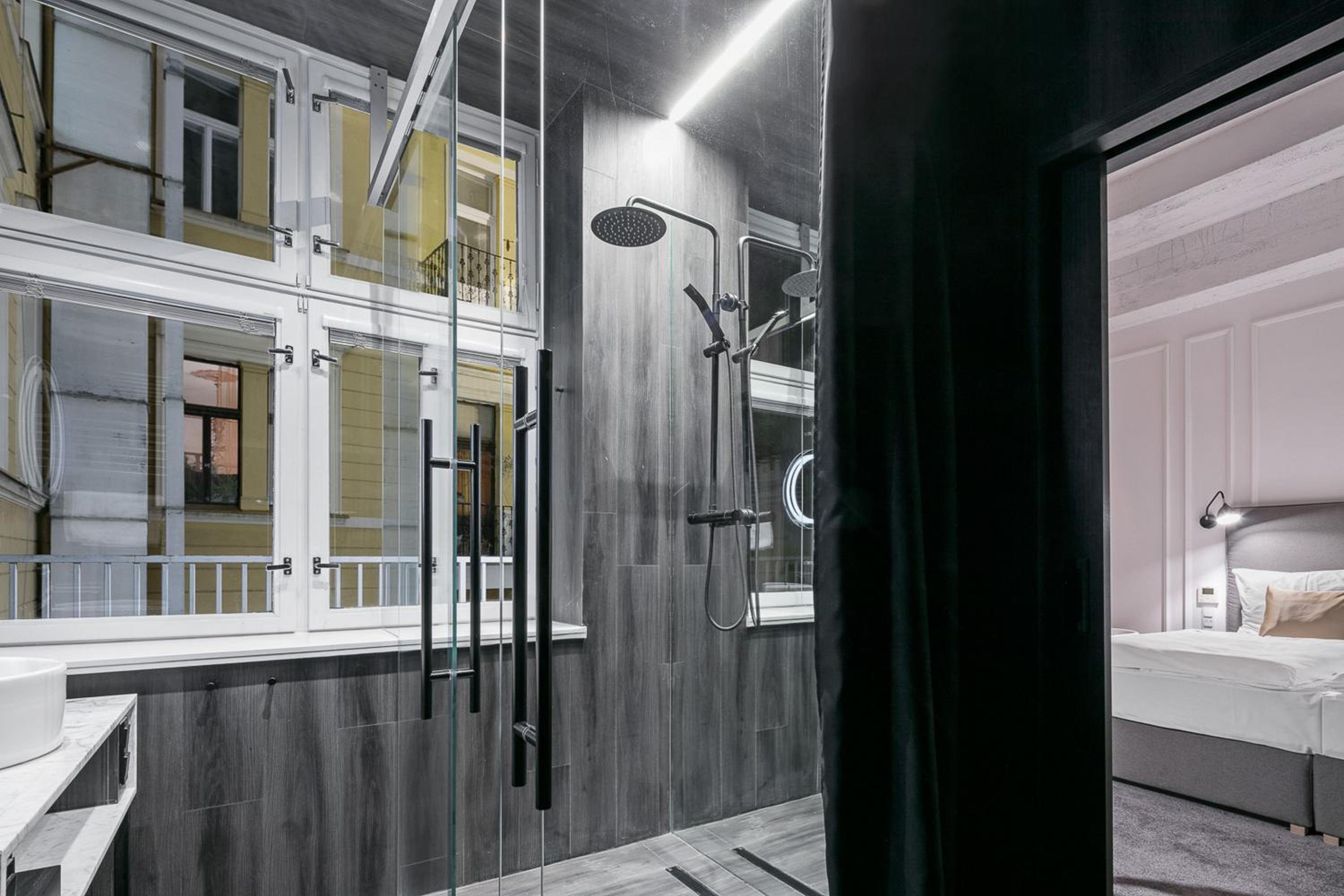 Superior Suite - Photo 4