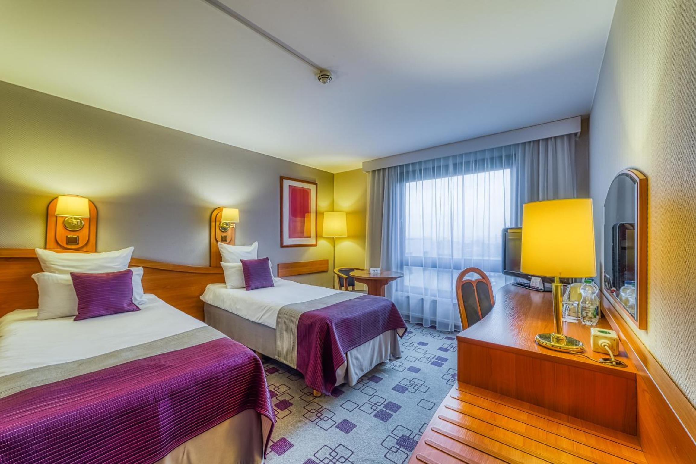 Standard Twin Room - Photo 6