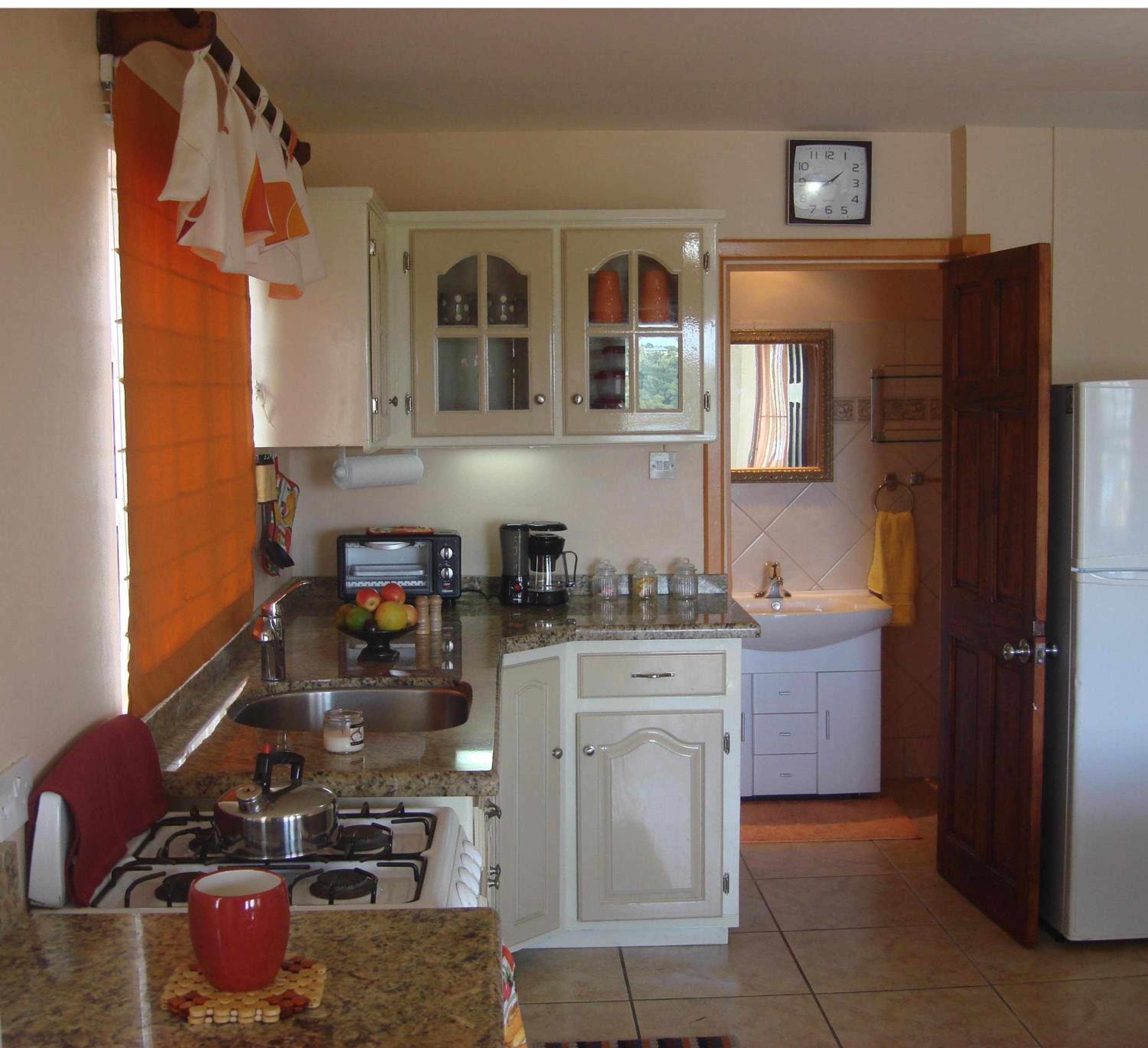 Studio Apartment photo 2