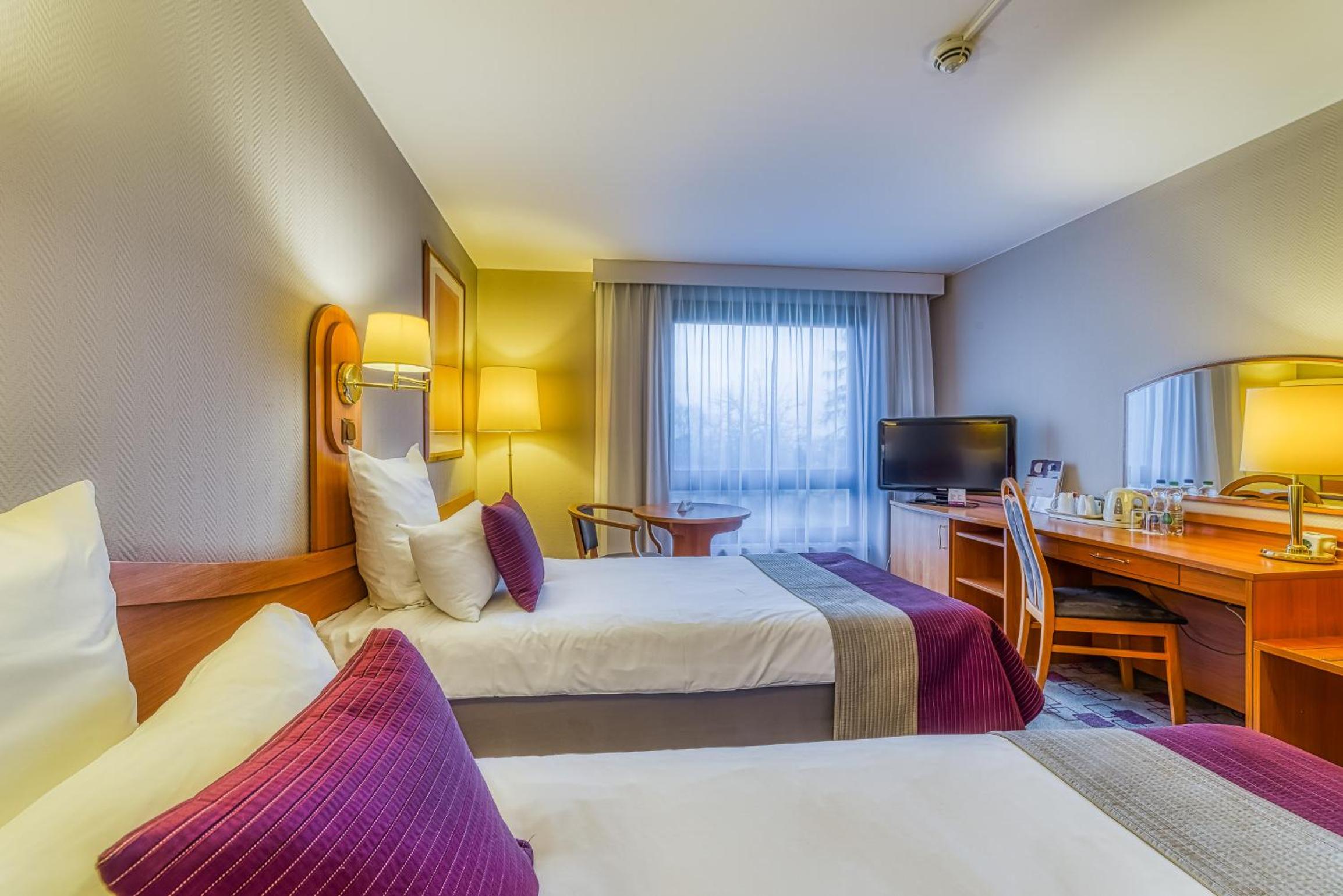 Standard Twin Room - Photo 7