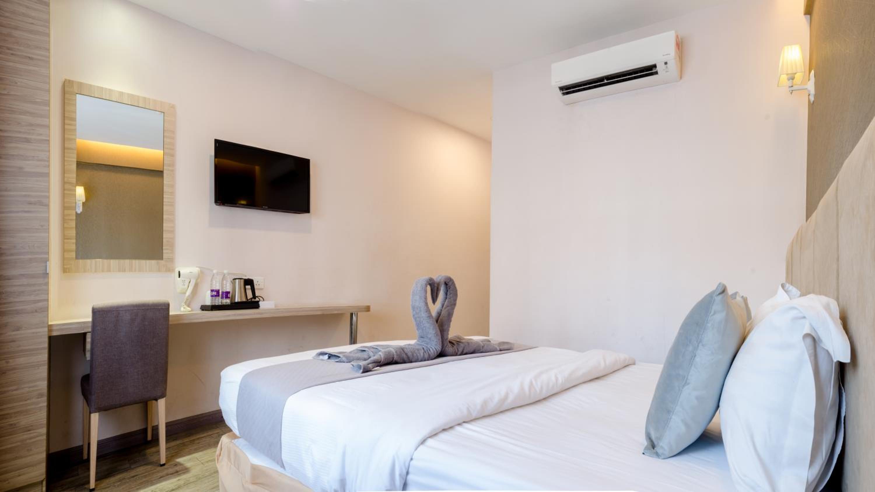 Deluxe Double Room with Shower photo 2