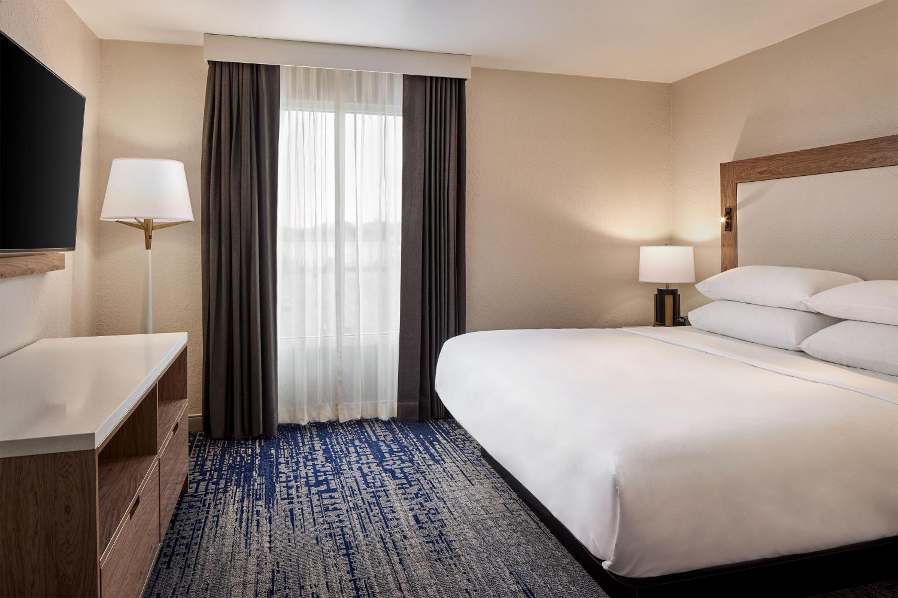 Club level, Guest room, 1 King, Sofa bed