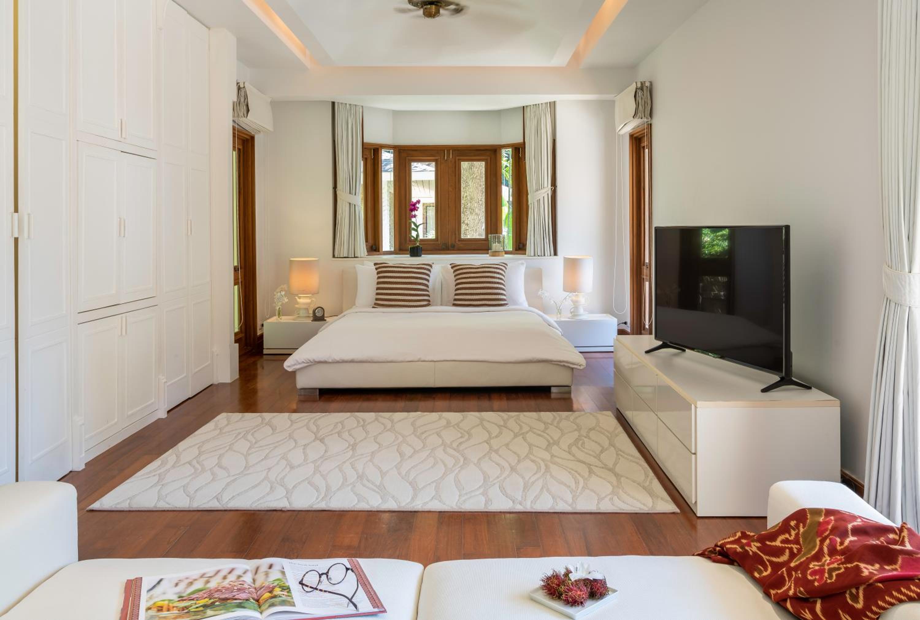 Junior Suite with Pool View photo 2