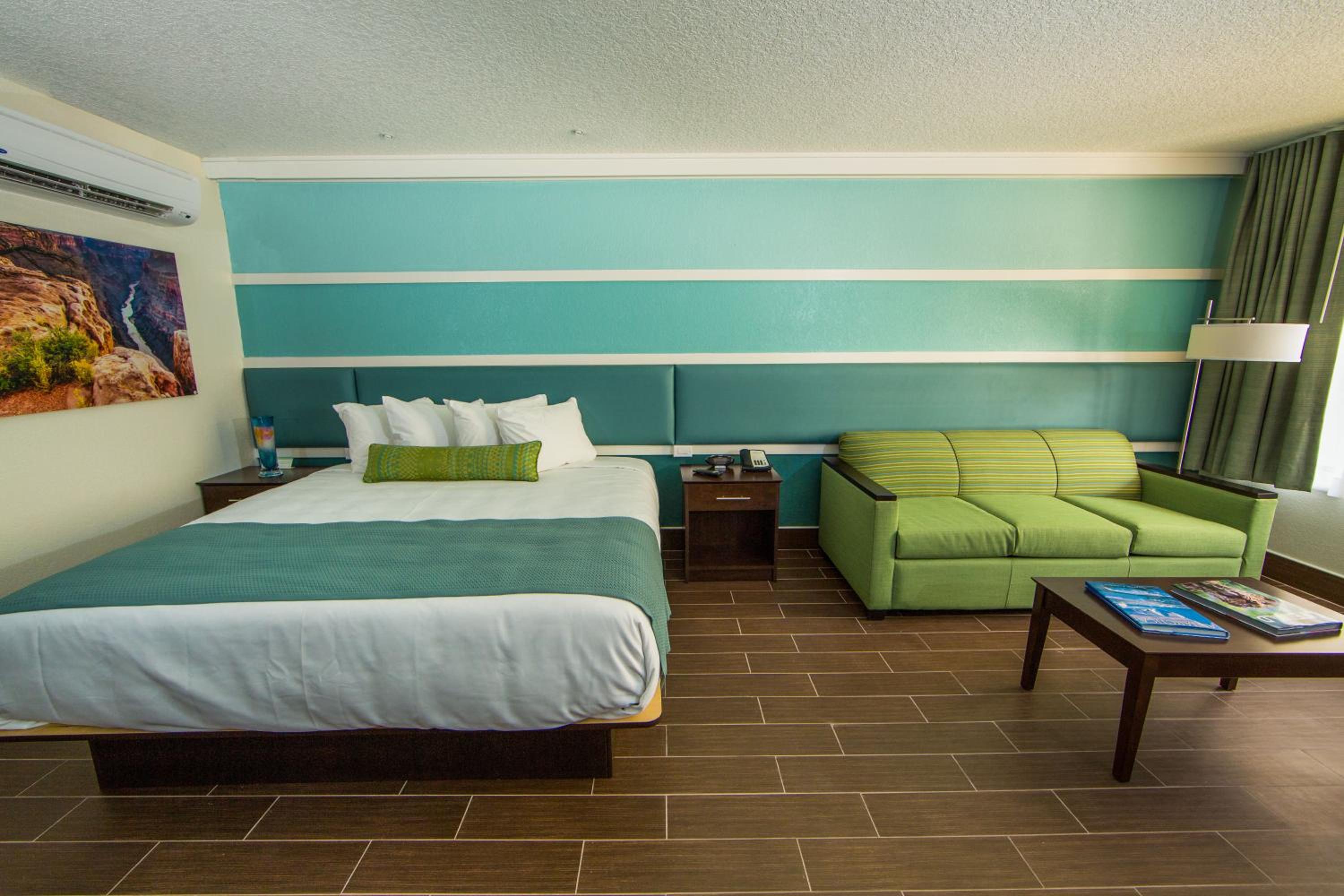 King Room - Non-Smoking photo 2