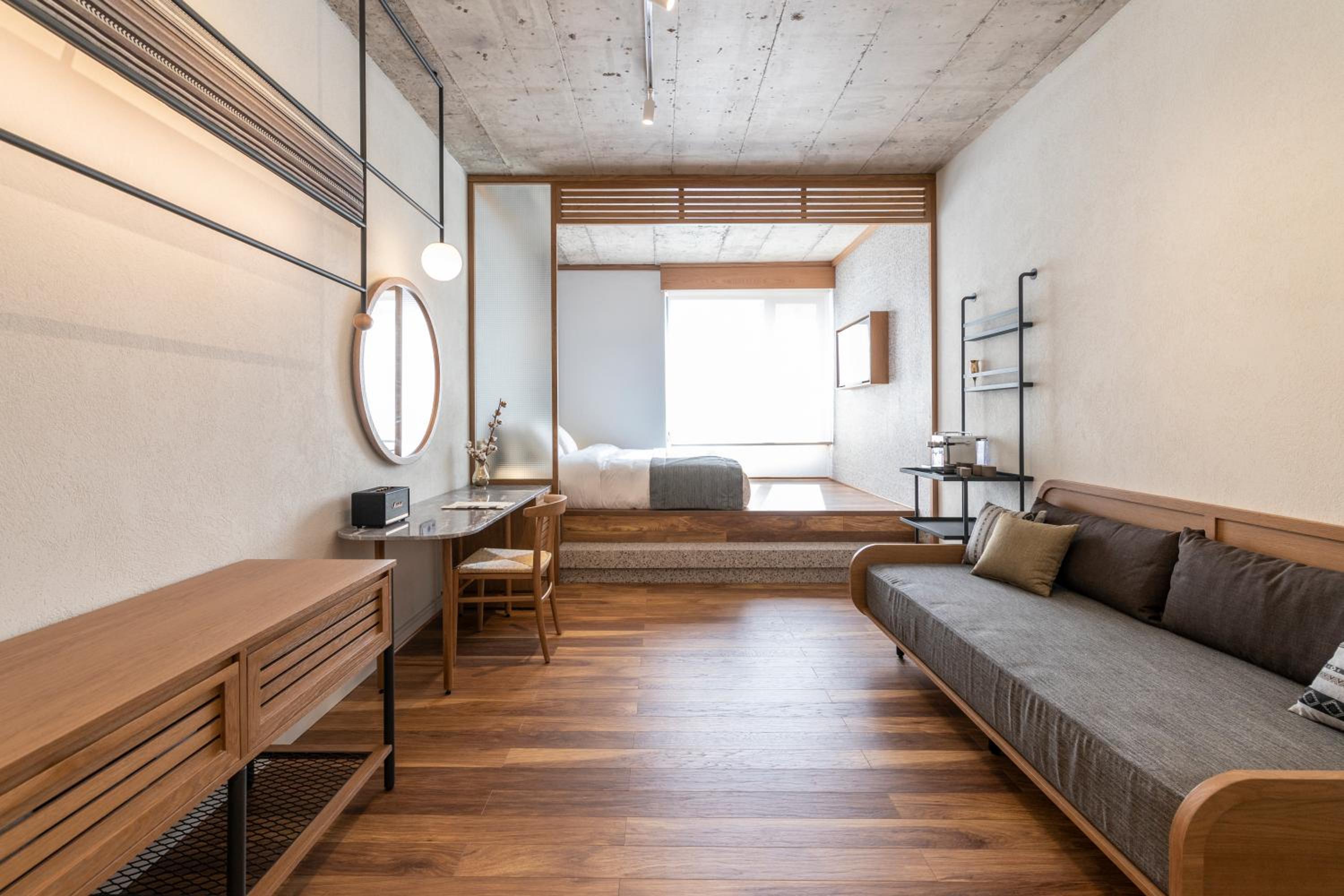 Extra Large room with side Acropolis view photo 3