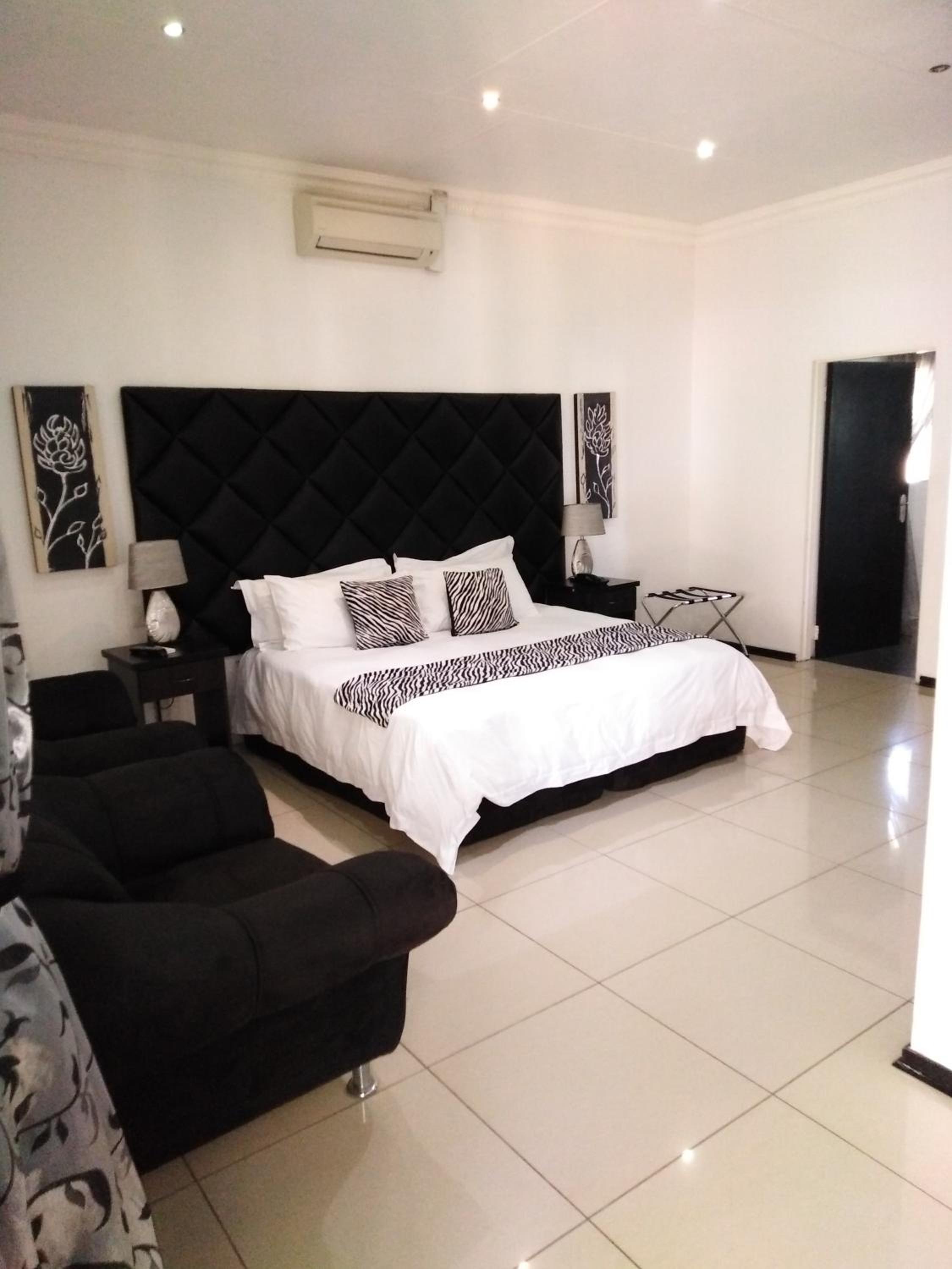 Deluxe Double Room photo 2