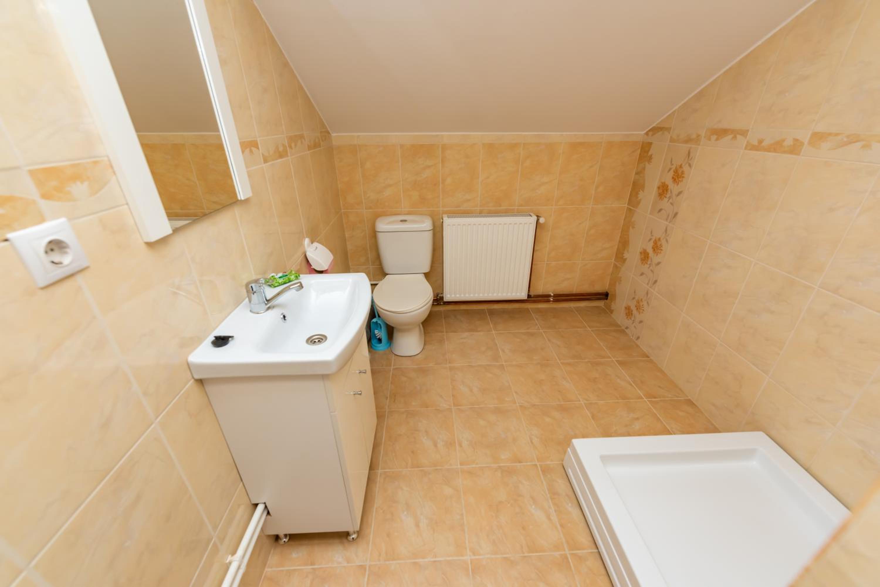 Double Room with Private Bathroom - Photo 6